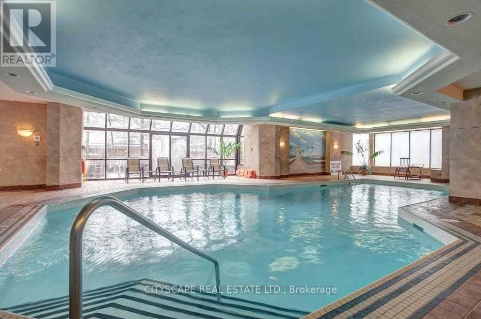 1815 - 633 BAY STREET Image 19