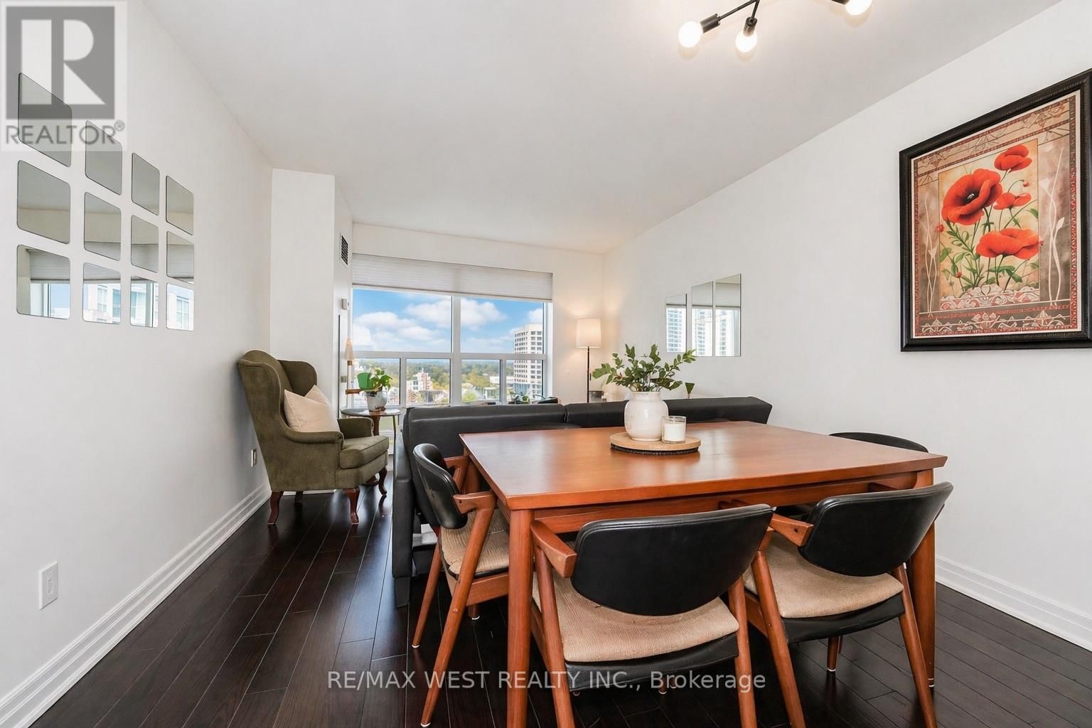 1717 - 188 DORIS AVENUE Image 4