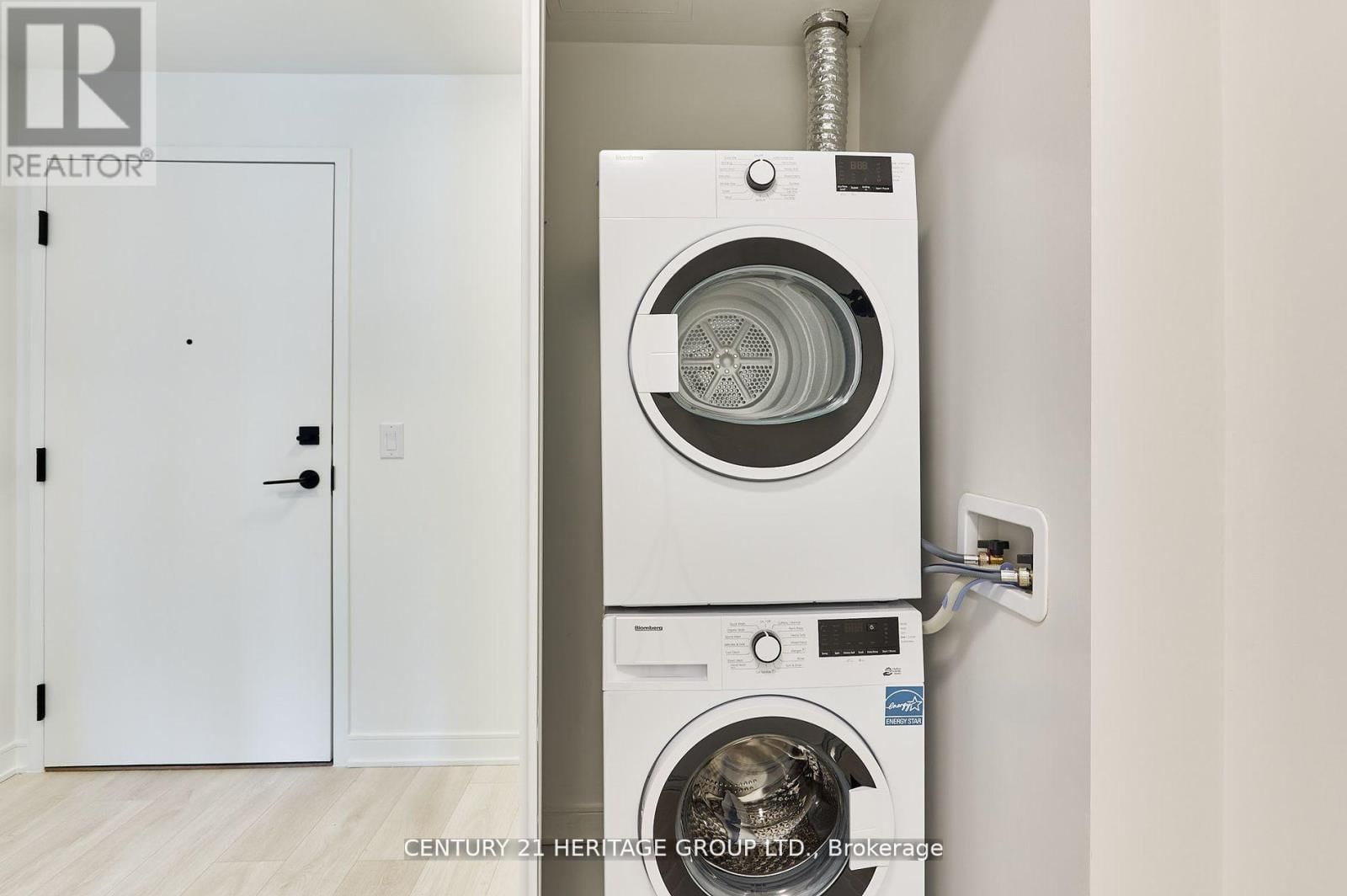 S560 - 180 MILL STREET Image 24