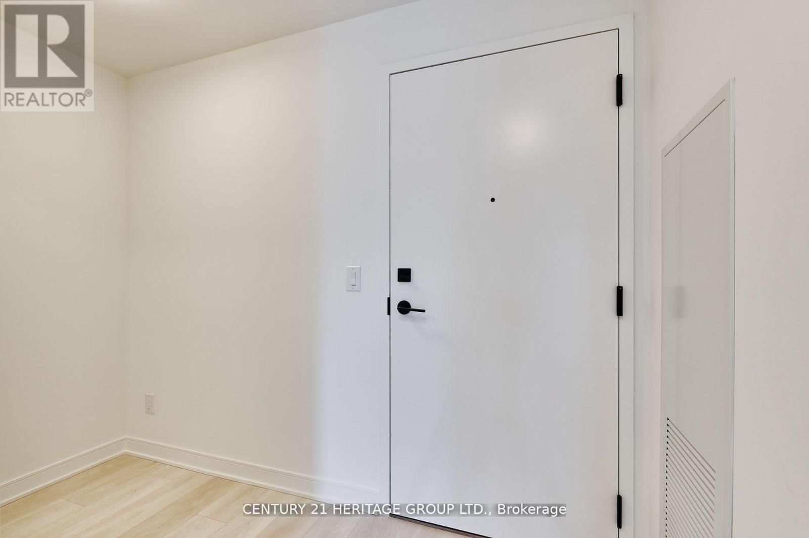 S560 - 180 MILL STREET Image 5