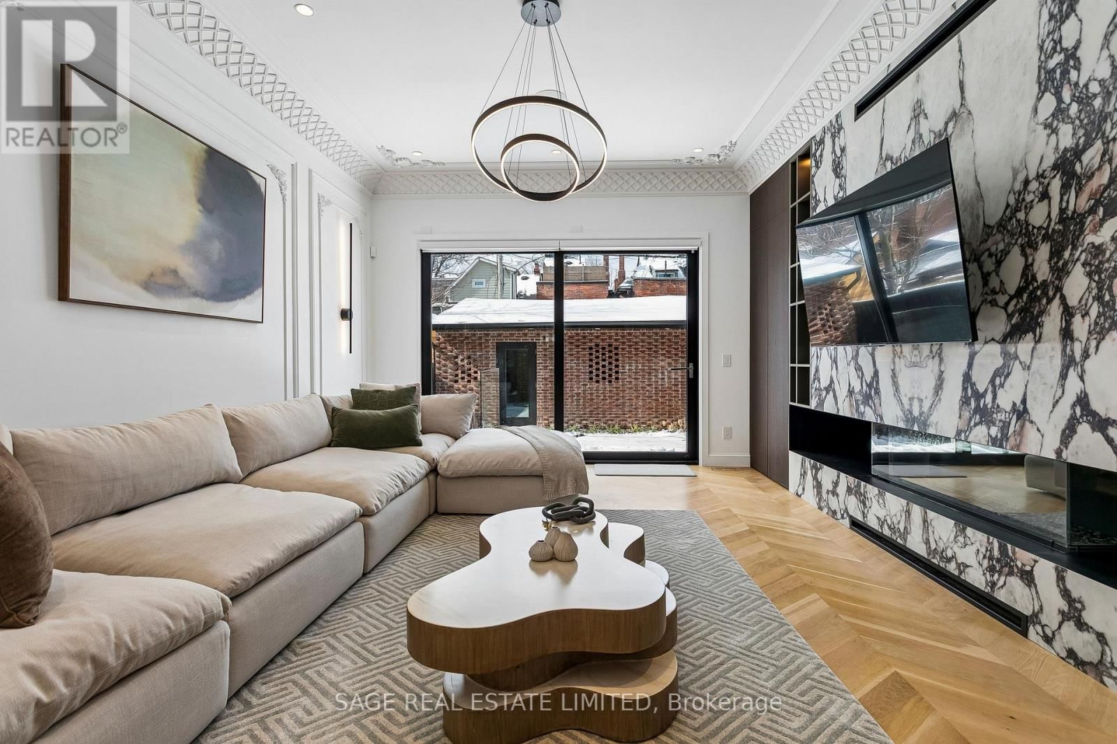 72 MONTROSE AVENUE Image 11