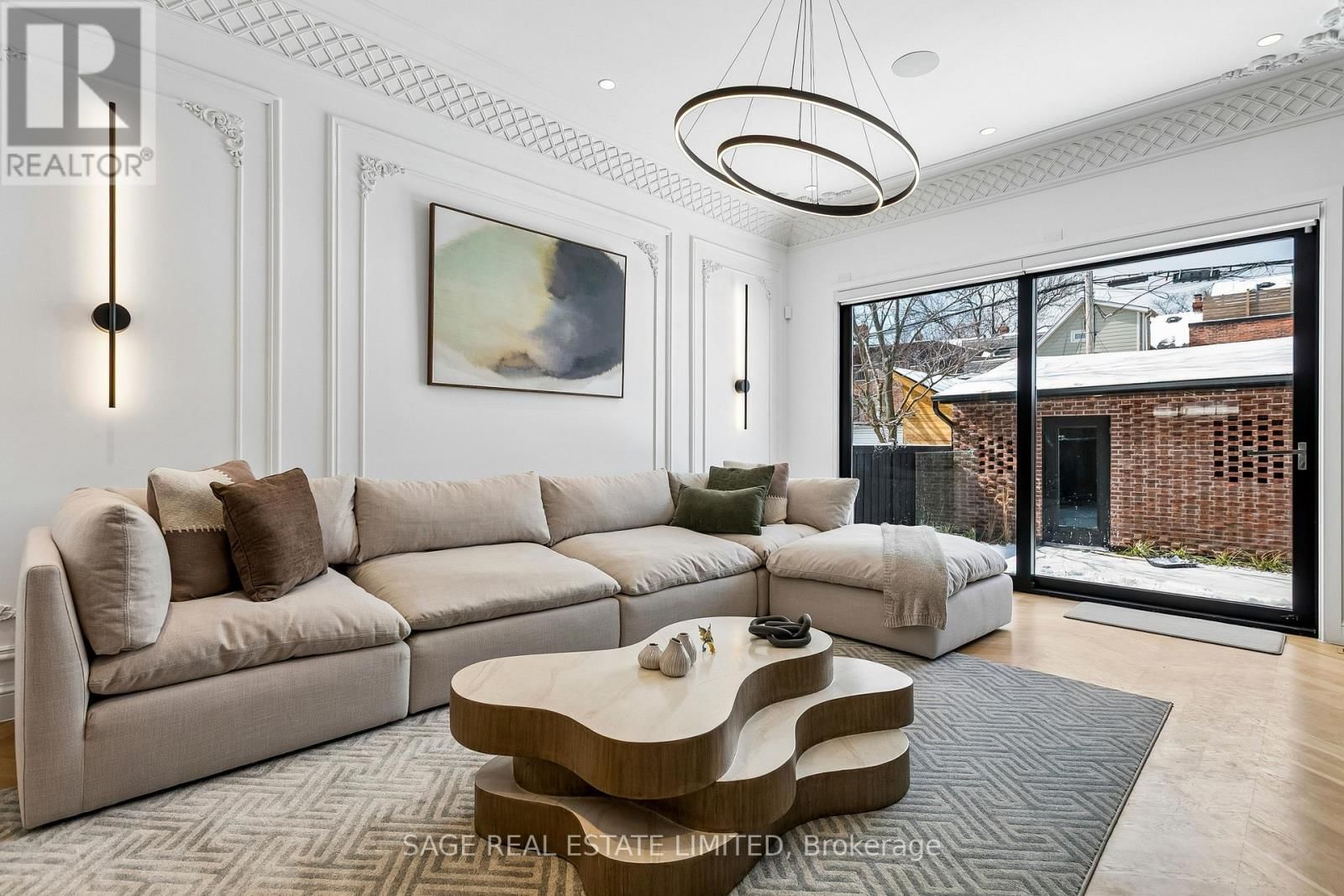 72 MONTROSE AVENUE Image 12