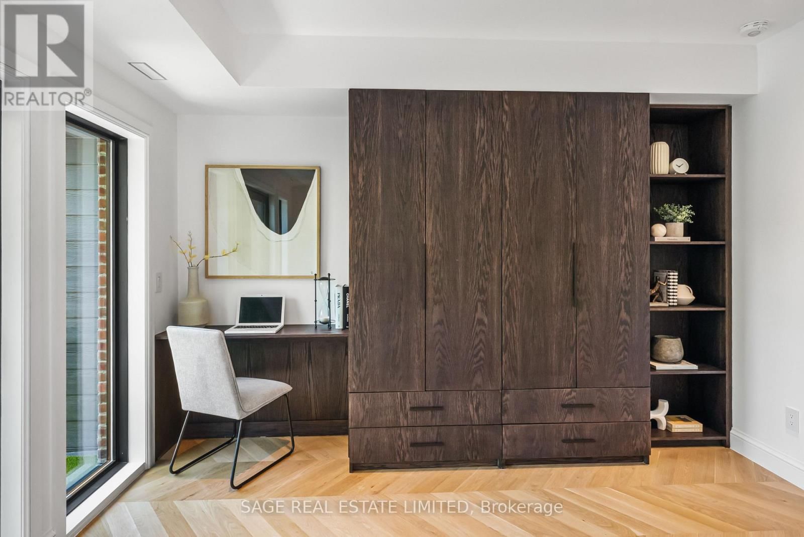 72 MONTROSE AVENUE Image 15