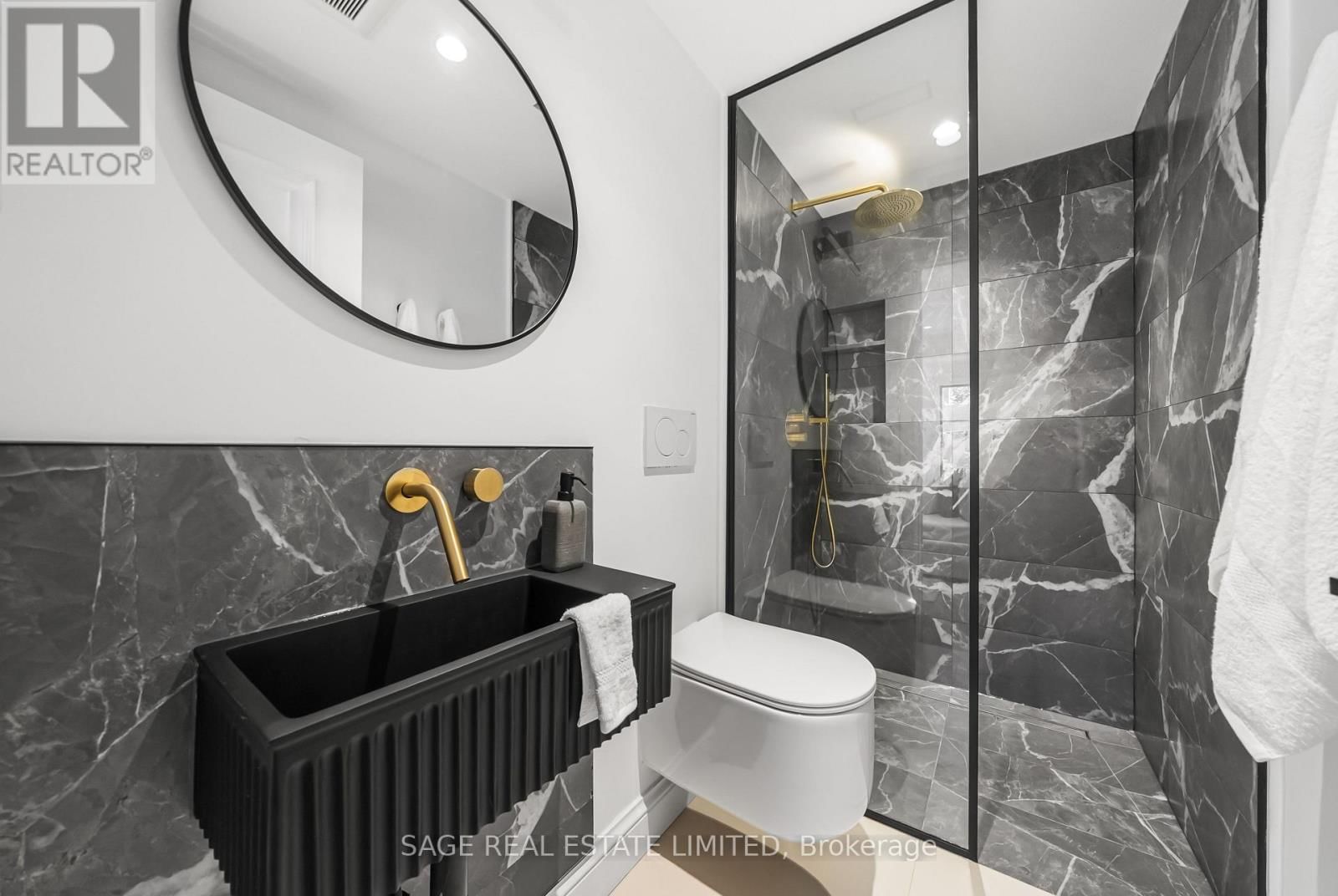 72 MONTROSE AVENUE Image 16