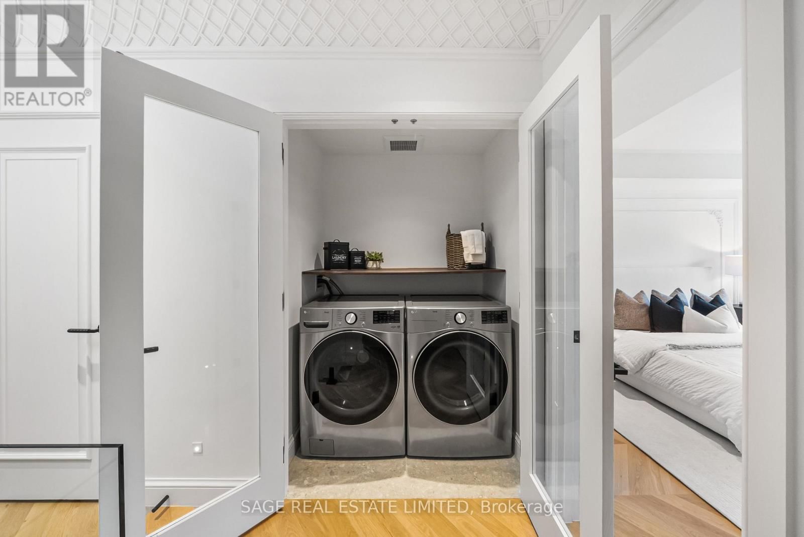 72 MONTROSE AVENUE Image 18