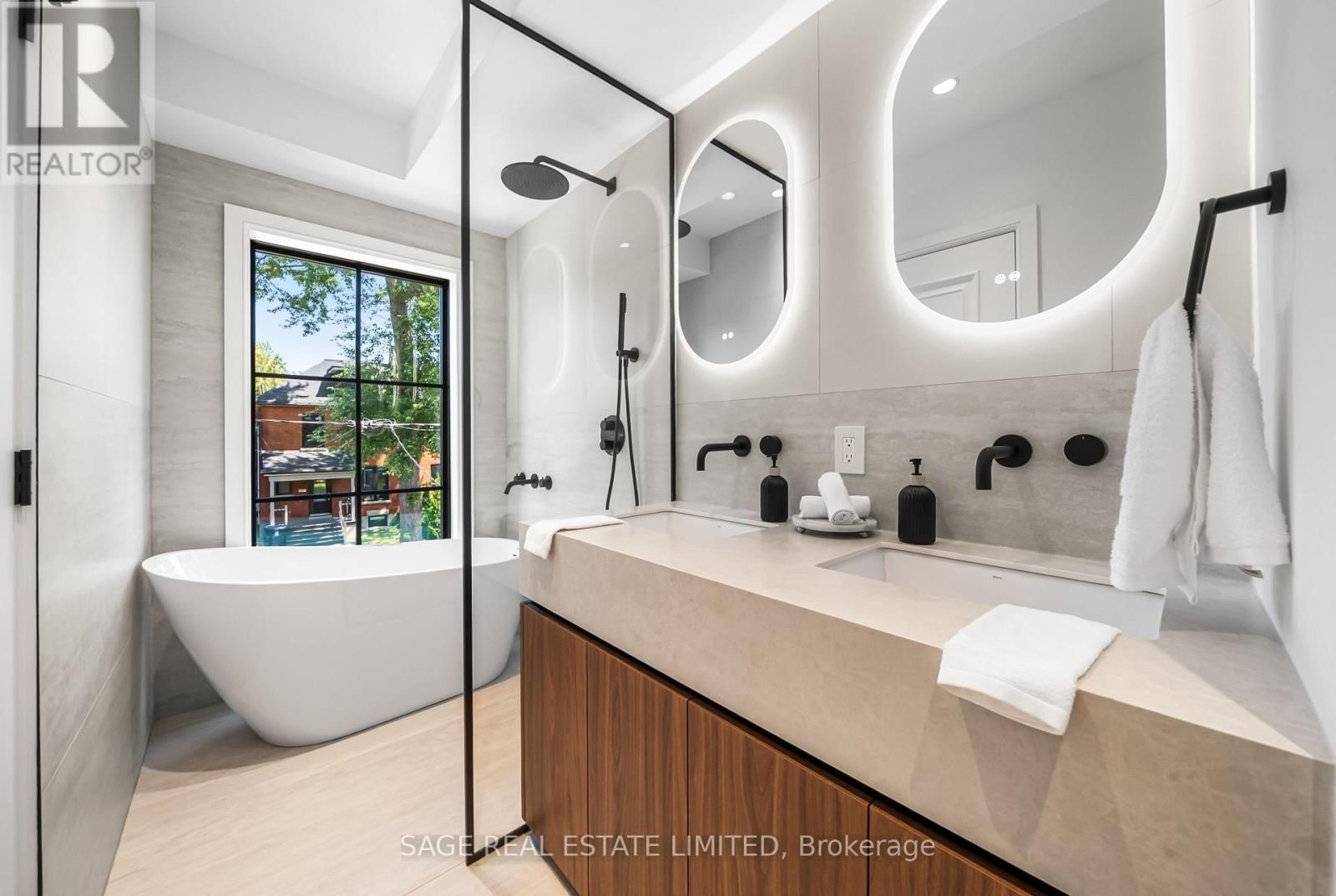 72 MONTROSE AVENUE Image 19