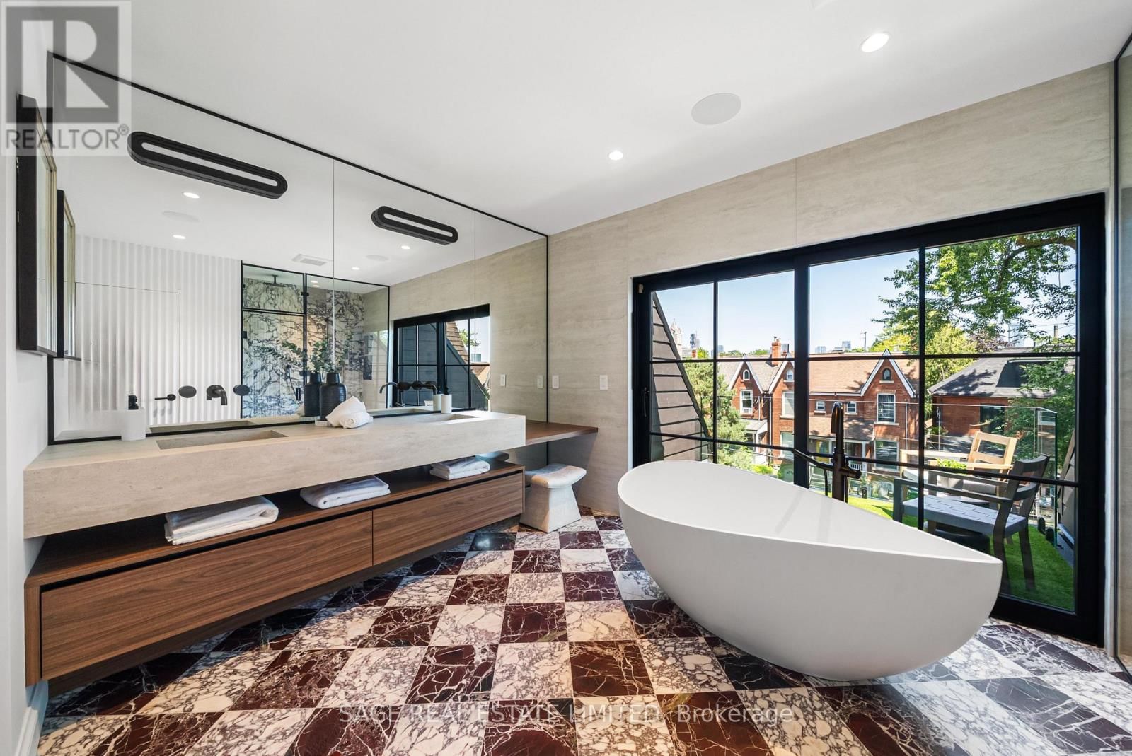 72 MONTROSE AVENUE Image 25