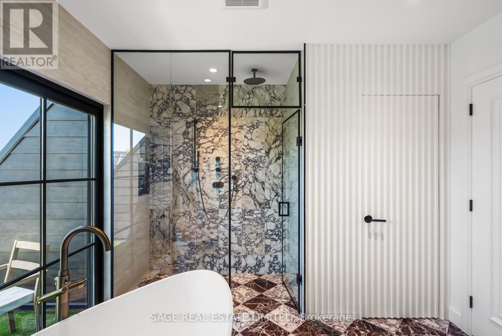 72 MONTROSE AVENUE Image 28