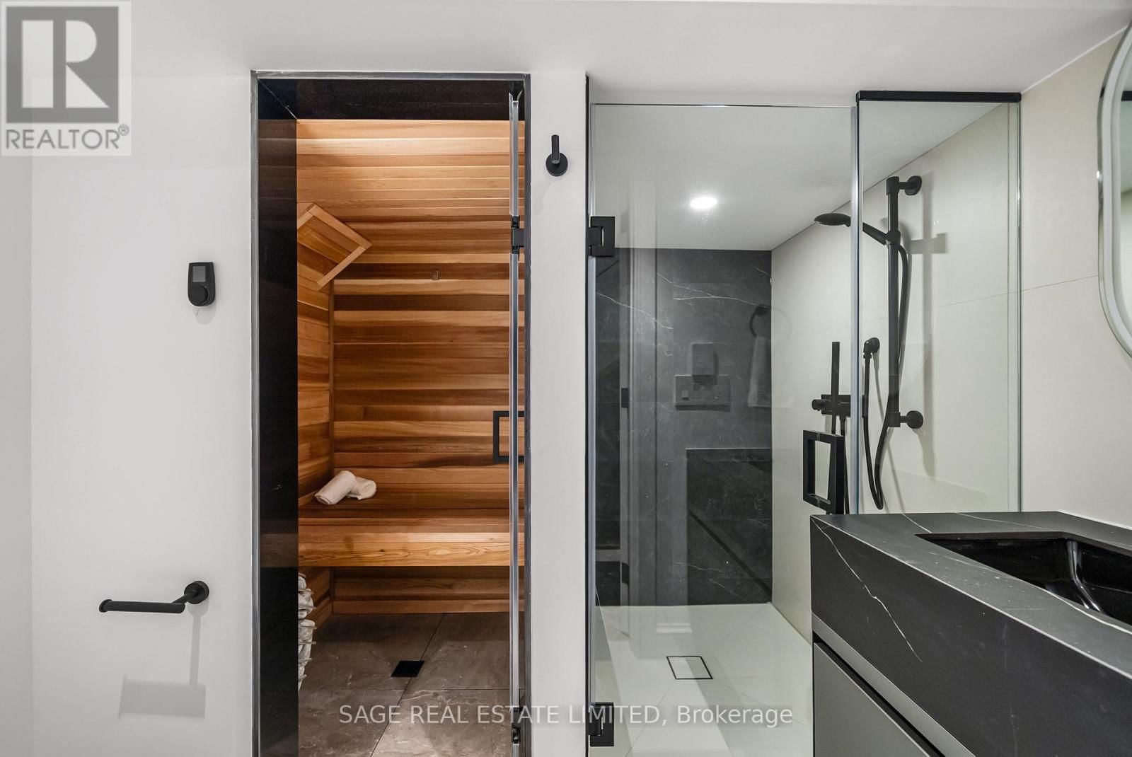 72 MONTROSE AVENUE Image 36