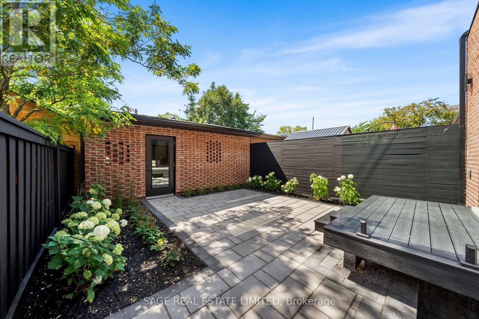 72 MONTROSE AVENUE Image 39