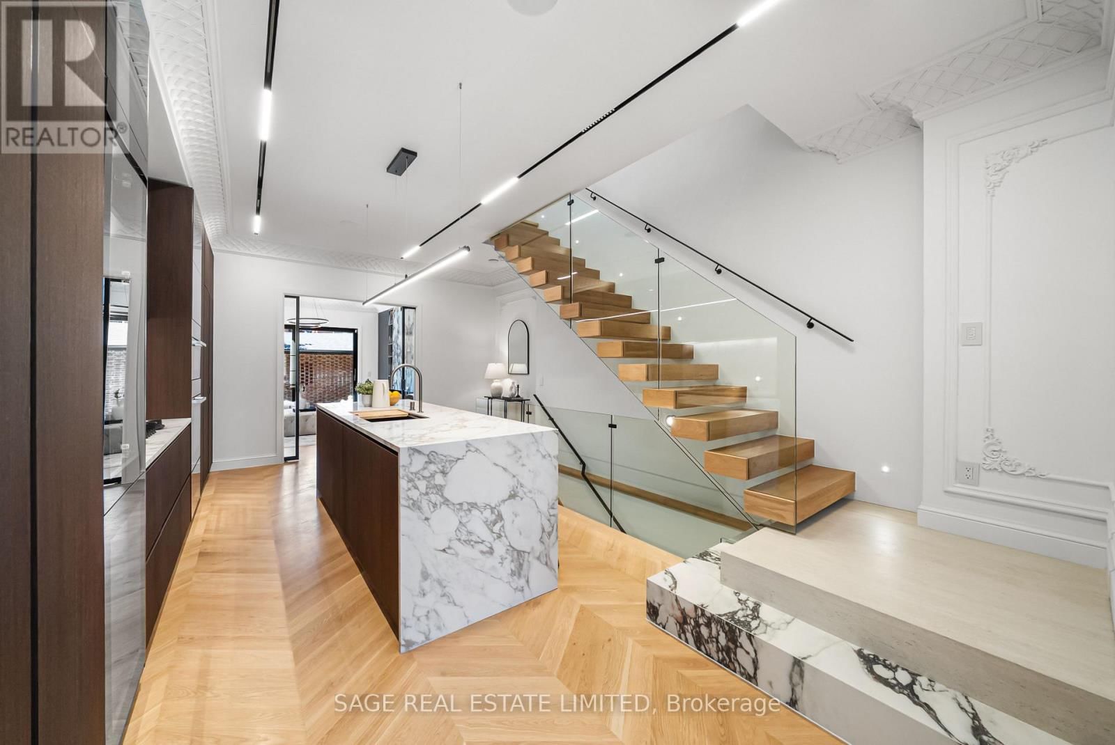 72 MONTROSE AVENUE Image 4