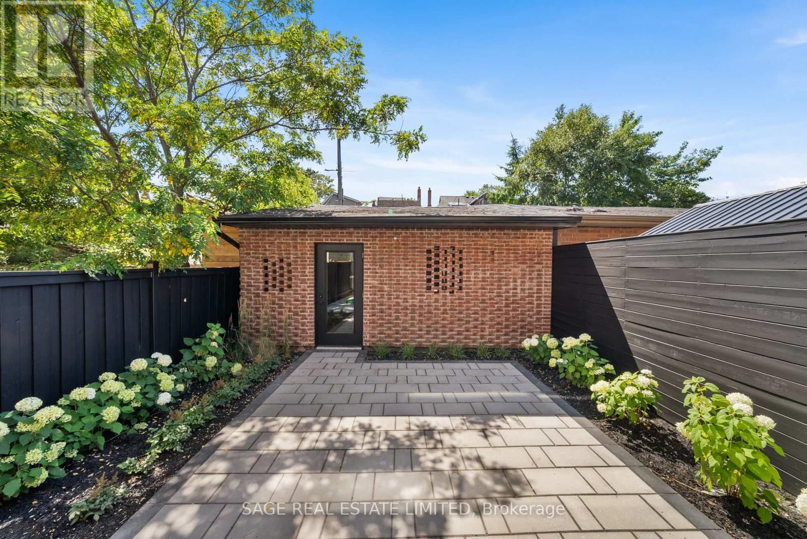 72 MONTROSE AVENUE Image 40