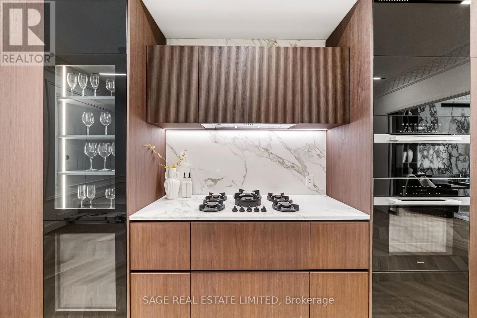 72 MONTROSE AVENUE Image 7