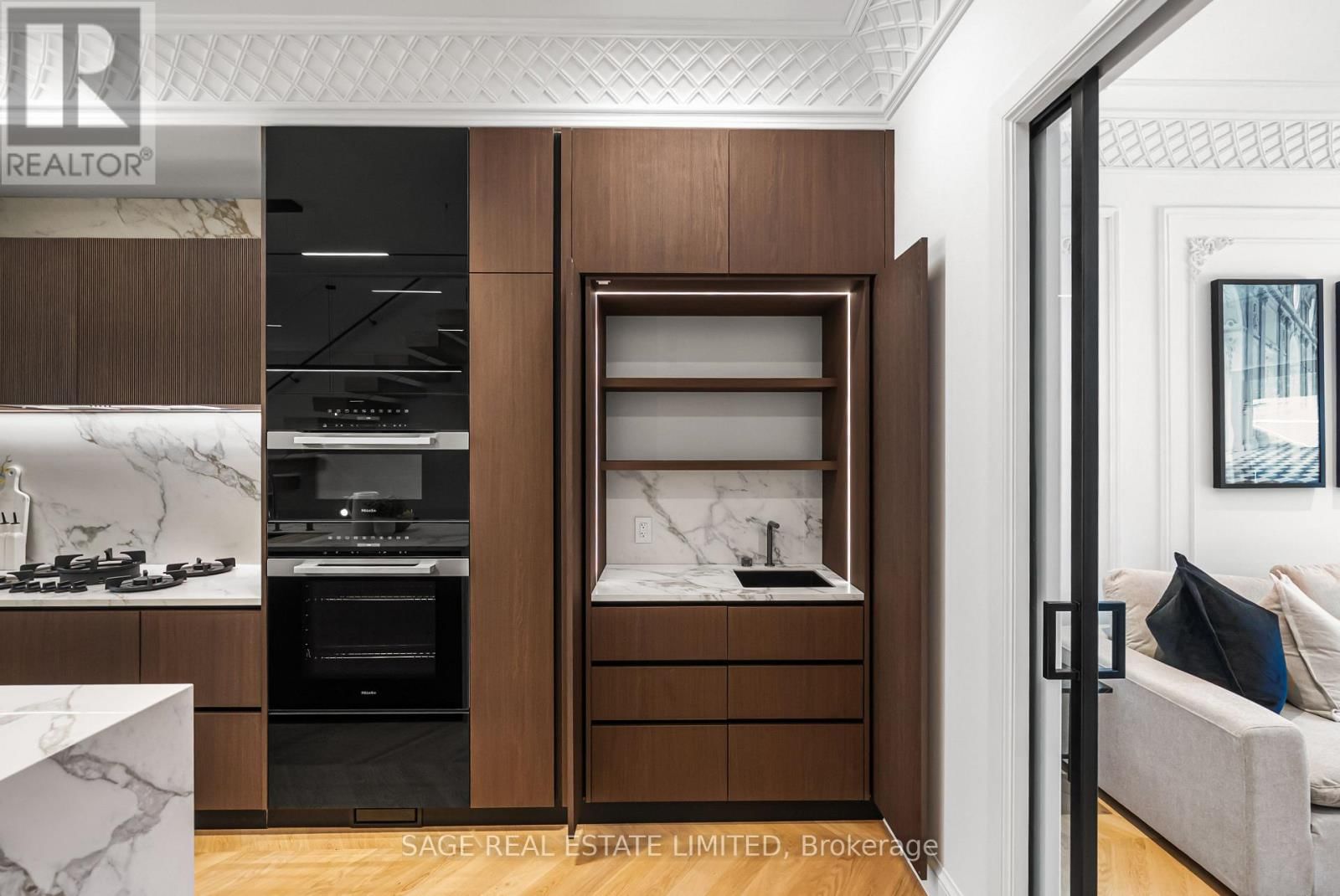 72 MONTROSE AVENUE Image 9