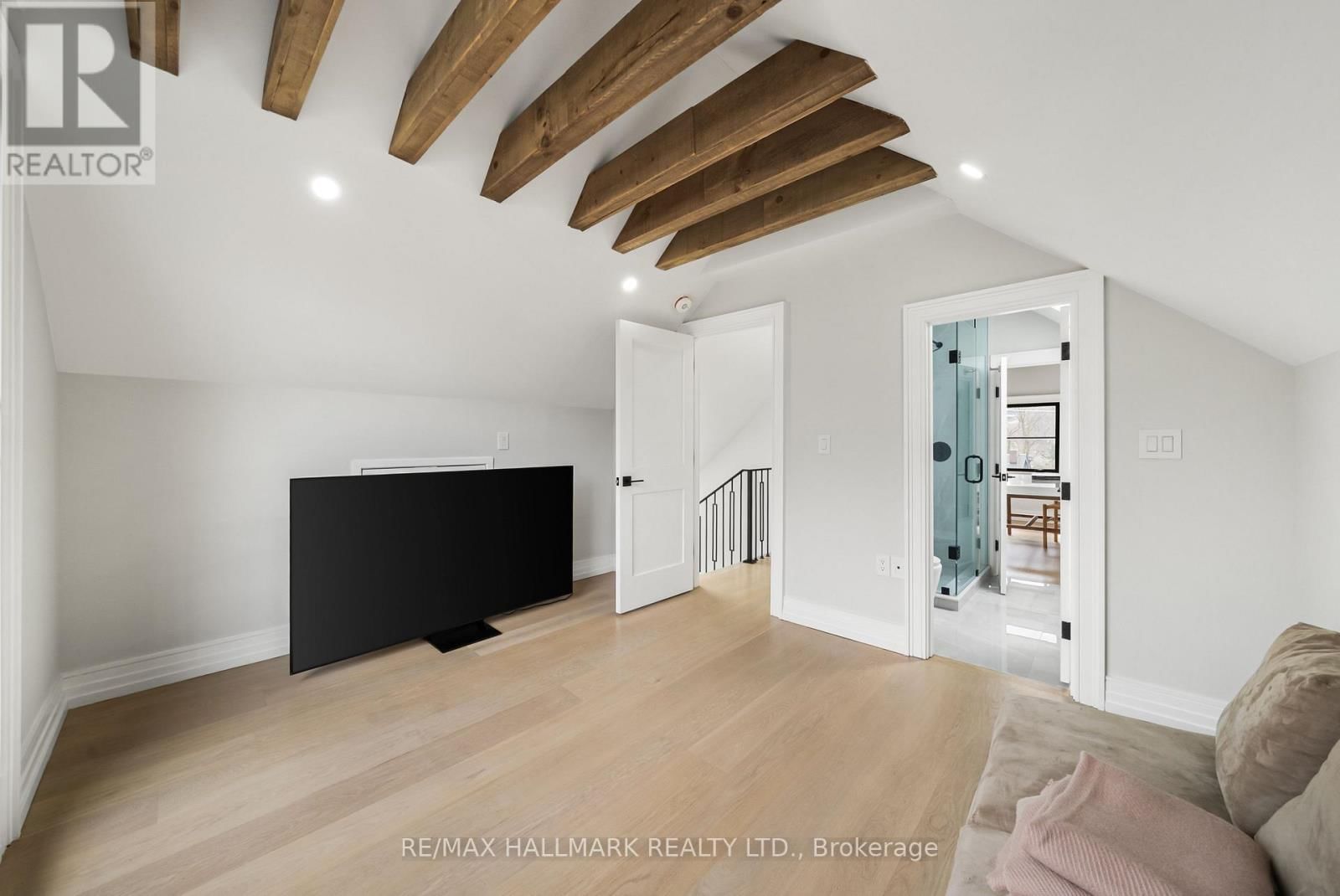 26 CAREY ROAD Image 33