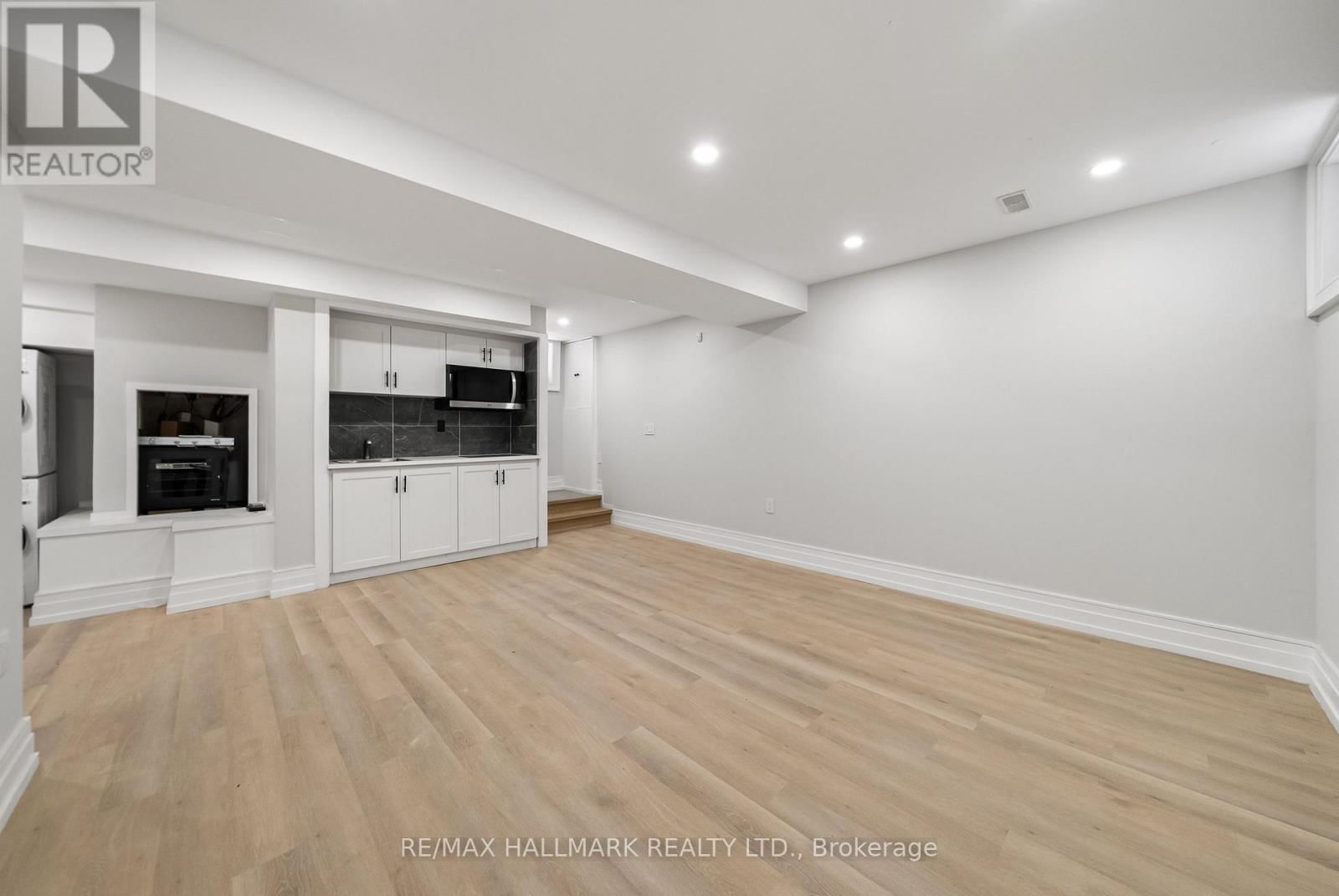 26 CAREY ROAD Image 37