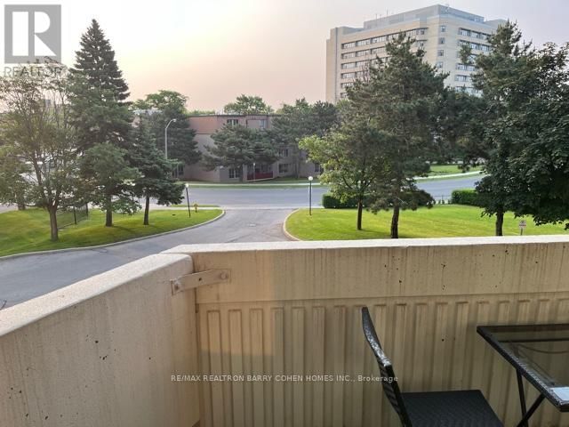 304 - 150 NEPTUNE DRIVE Image 8