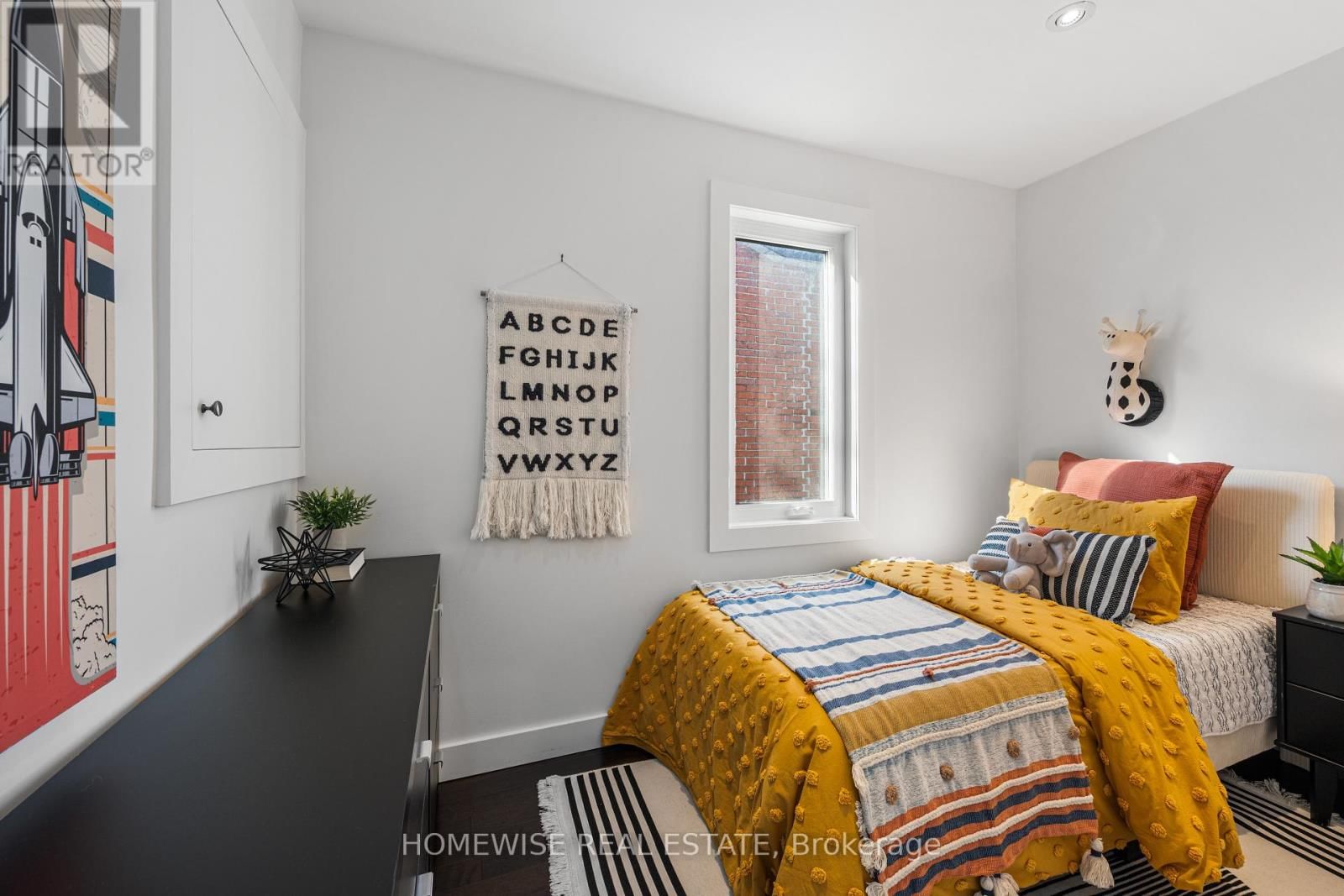 220 ROBINA AVENUE Image 14