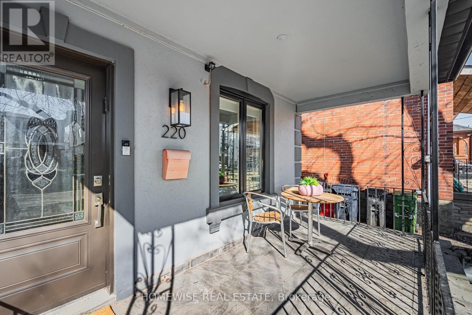 220 ROBINA AVENUE Image 2