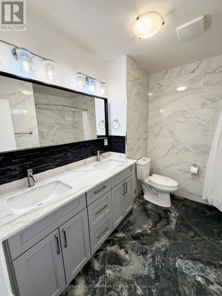 Upper - 17 REGATTA CRESCENT Image 13