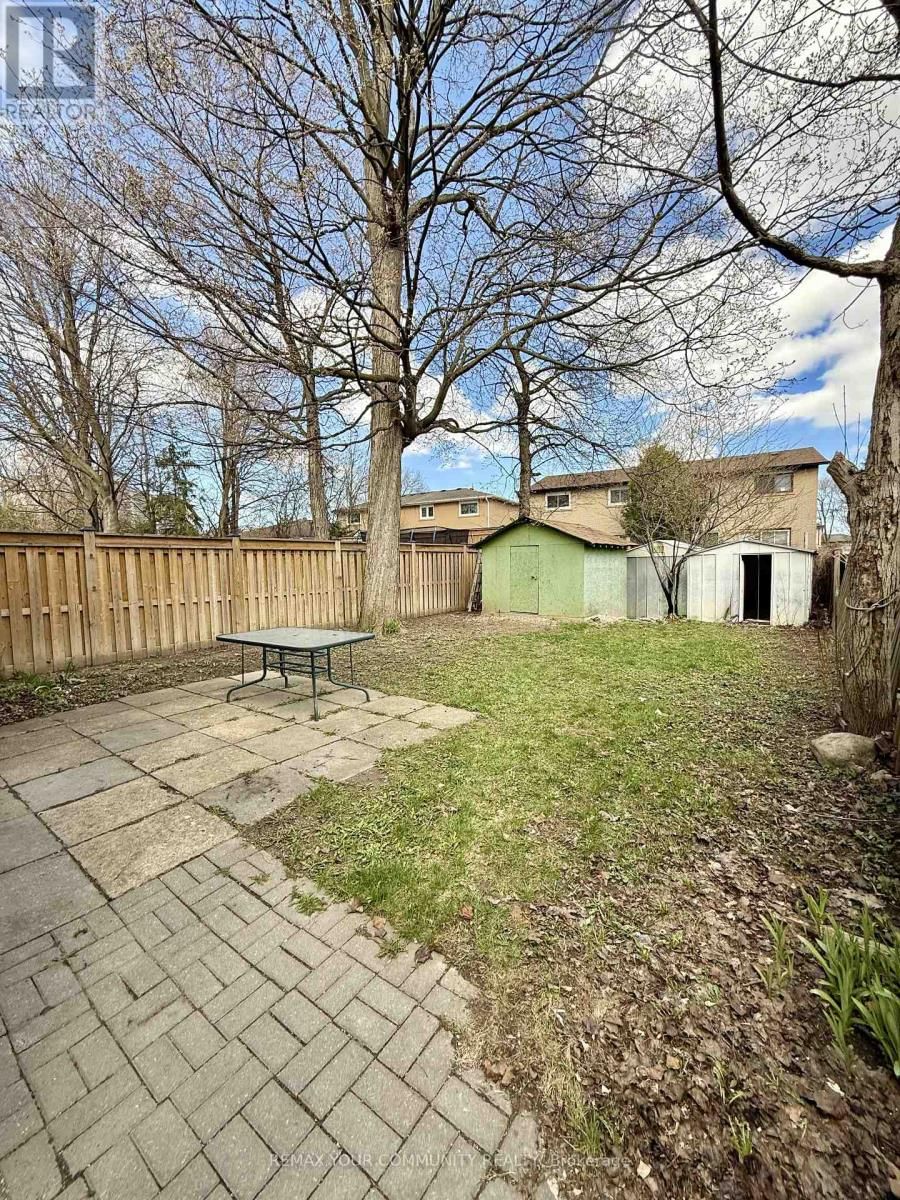 Upper - 17 REGATTA CRESCENT Image 23