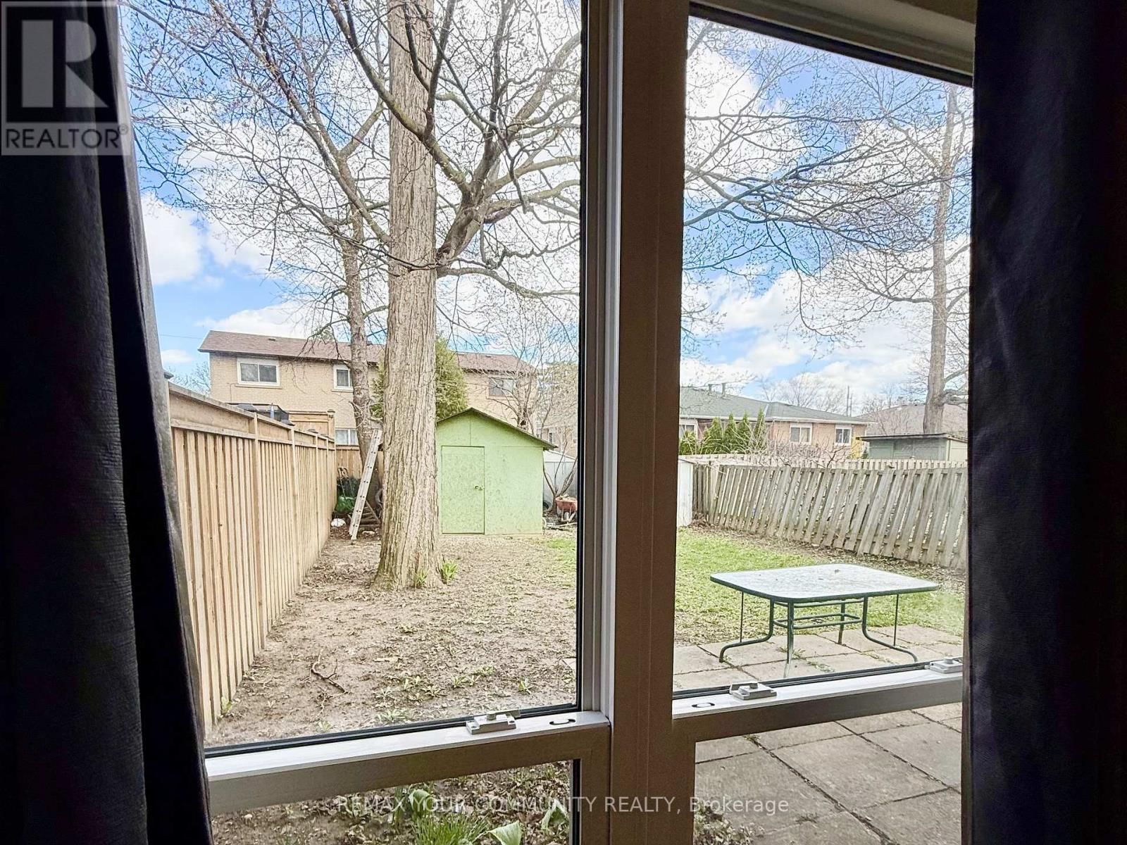 Back Unit - 17 REGATTA CRESCENT Image 8