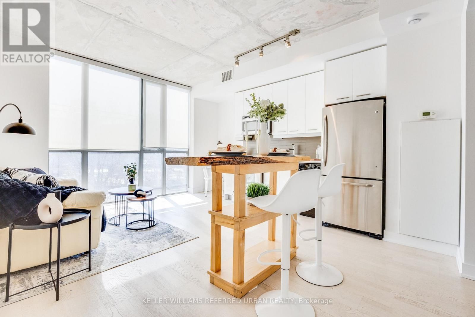 208 - 2 GLADSTONE AVENUE Image 8