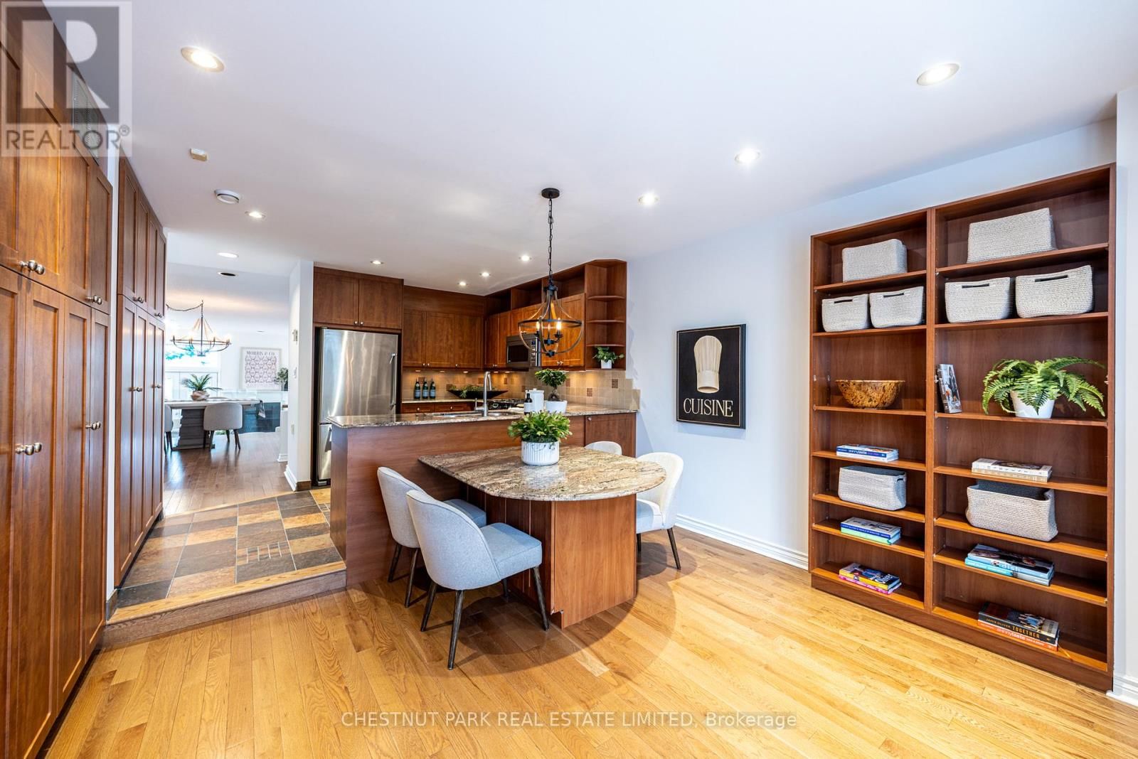 263 ERSKINE AVENUE Image 10