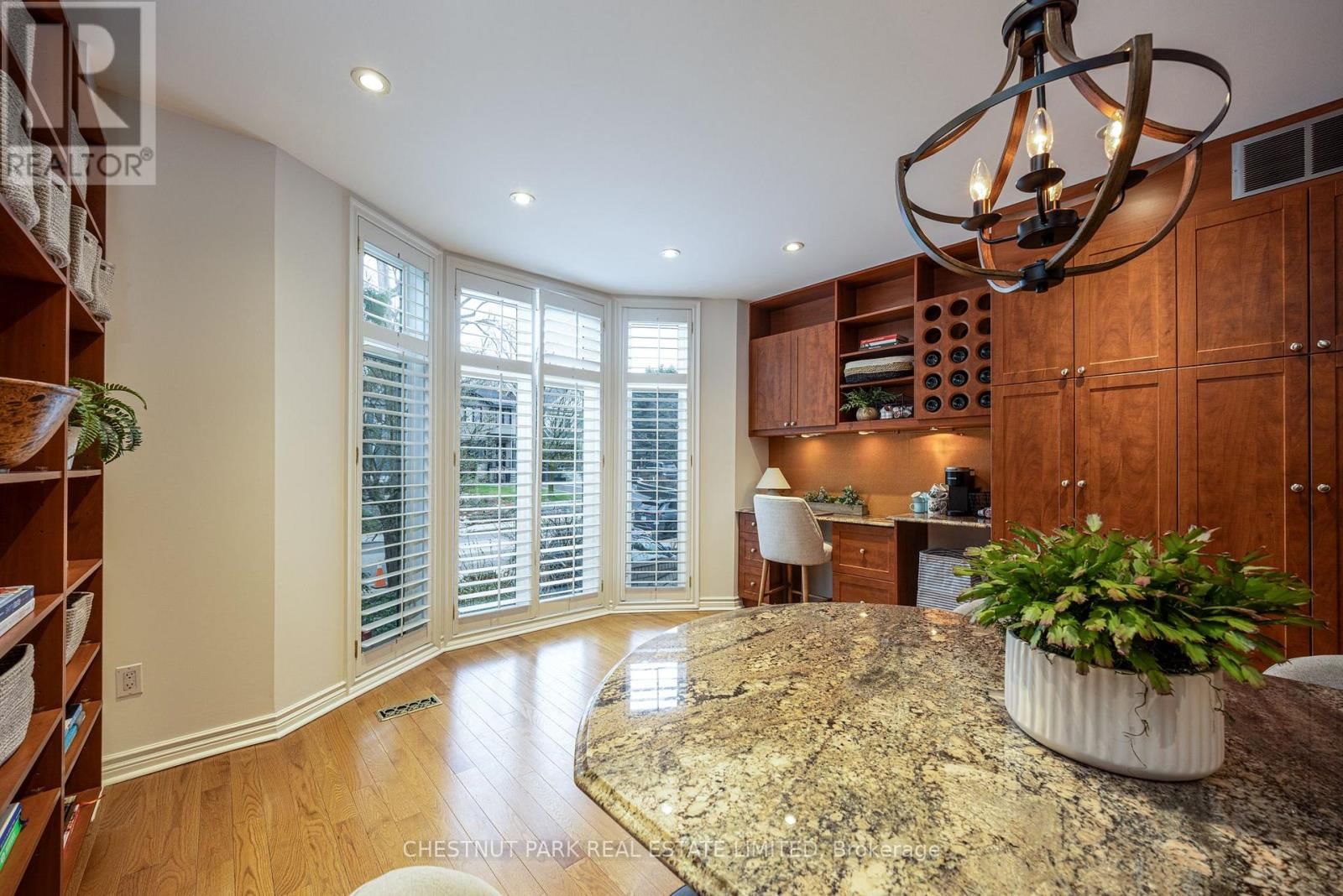 263 ERSKINE AVENUE Image 14