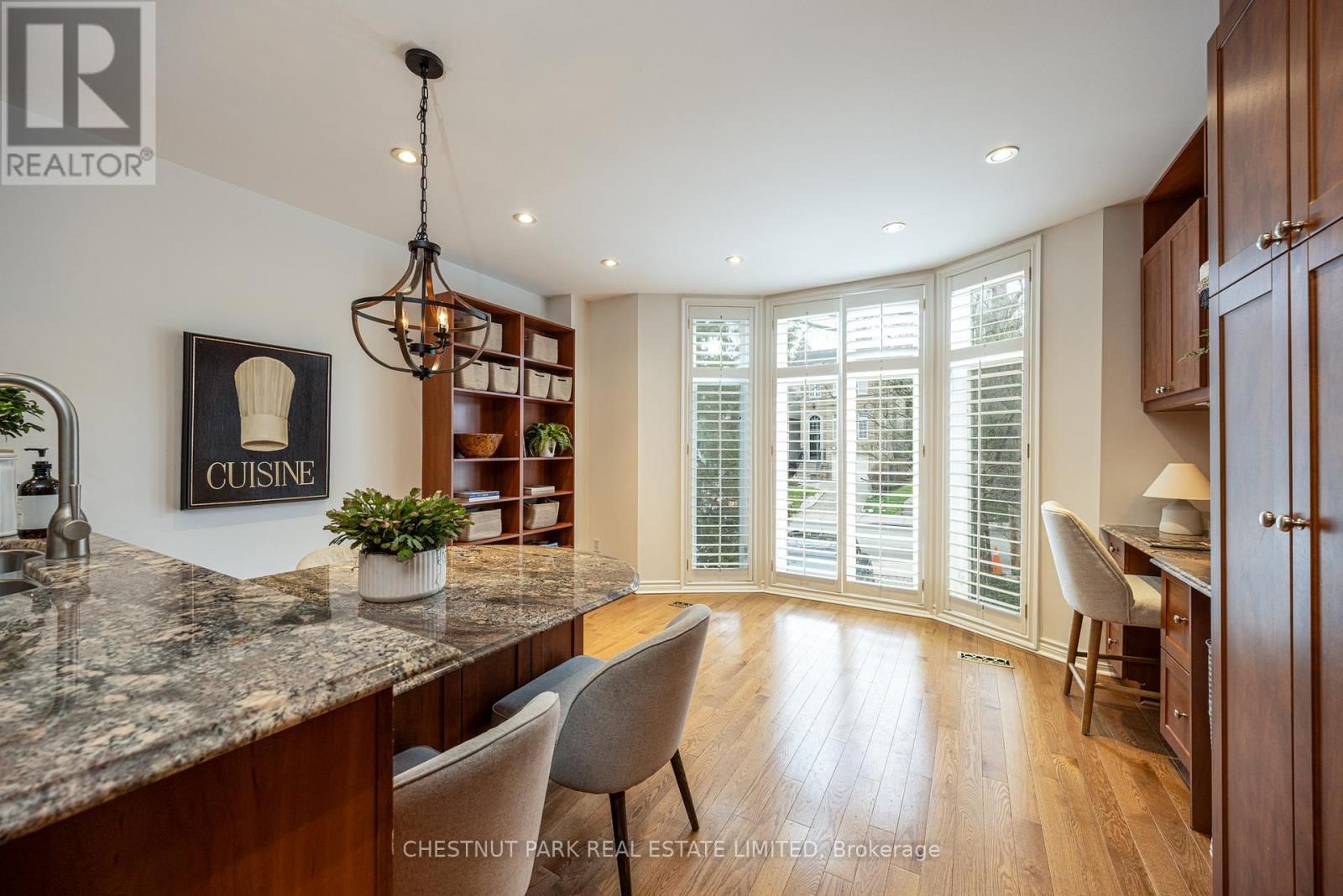 263 ERSKINE AVENUE Image 21