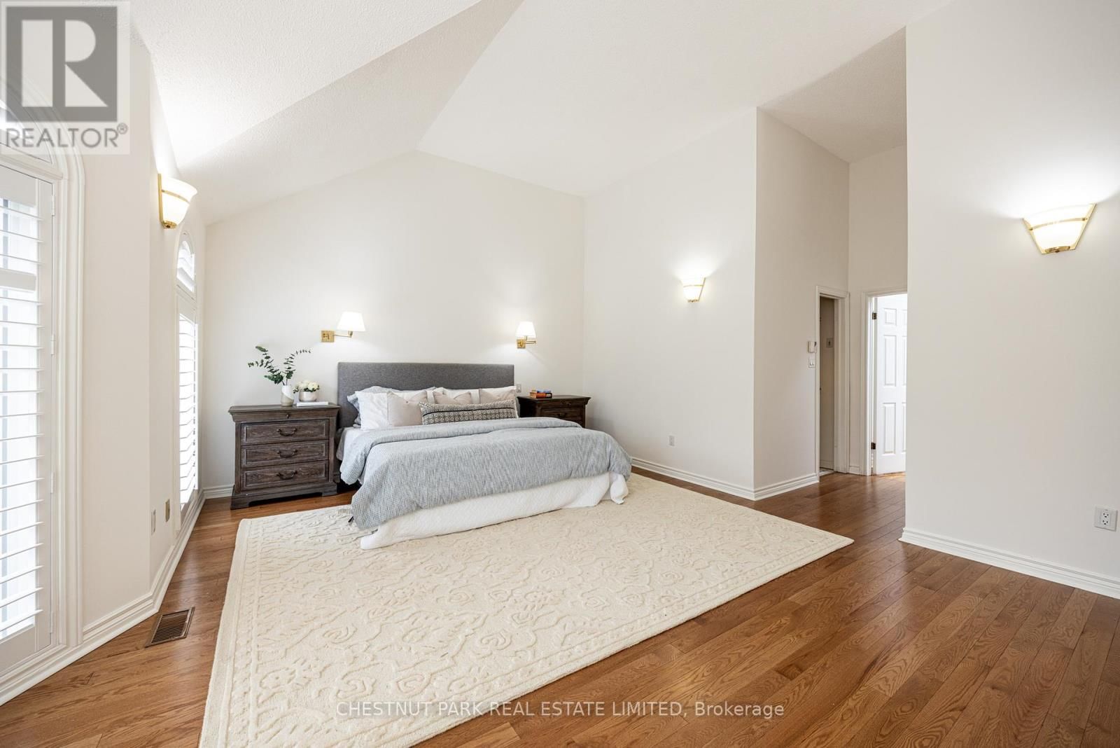 263 ERSKINE AVENUE Image 23