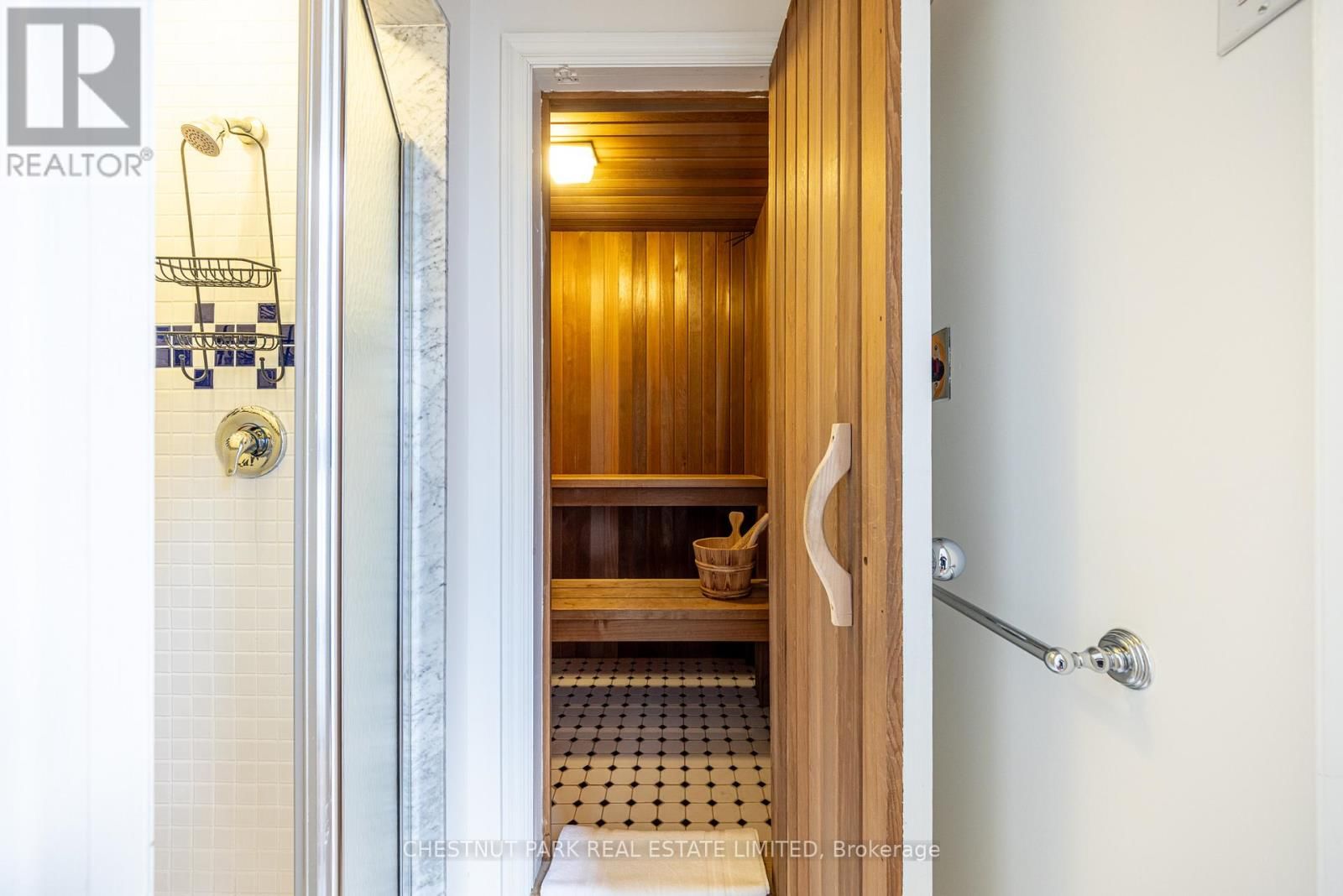 263 ERSKINE AVENUE Image 25