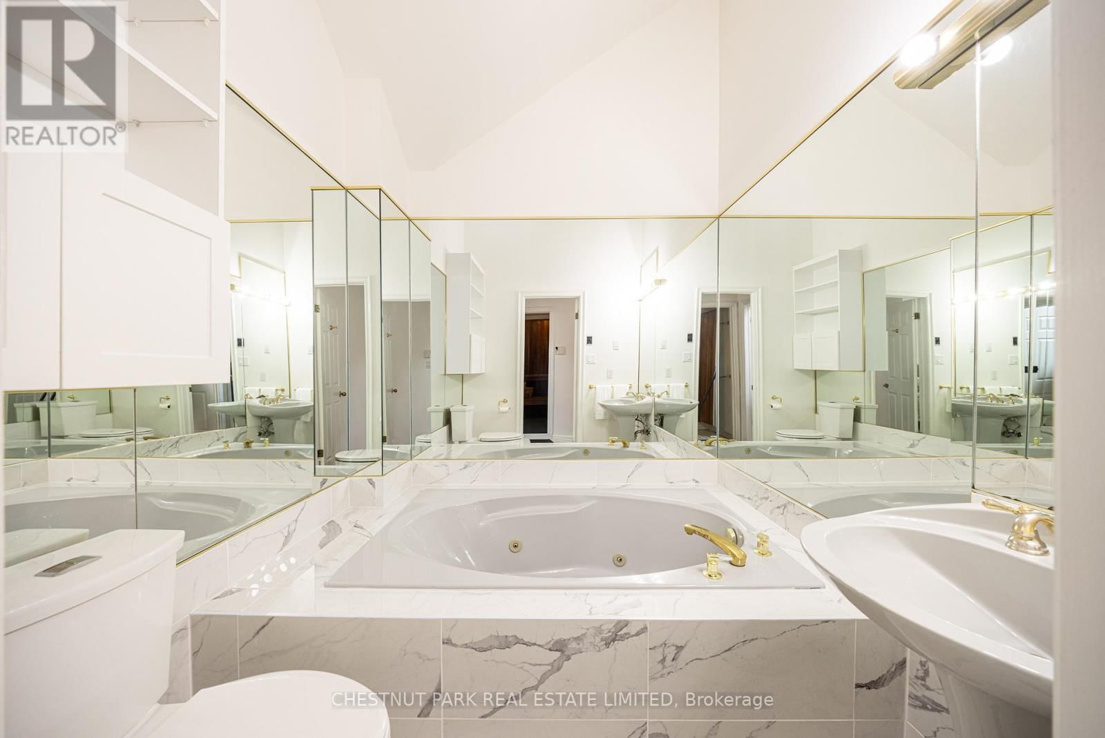 263 ERSKINE AVENUE Image 28