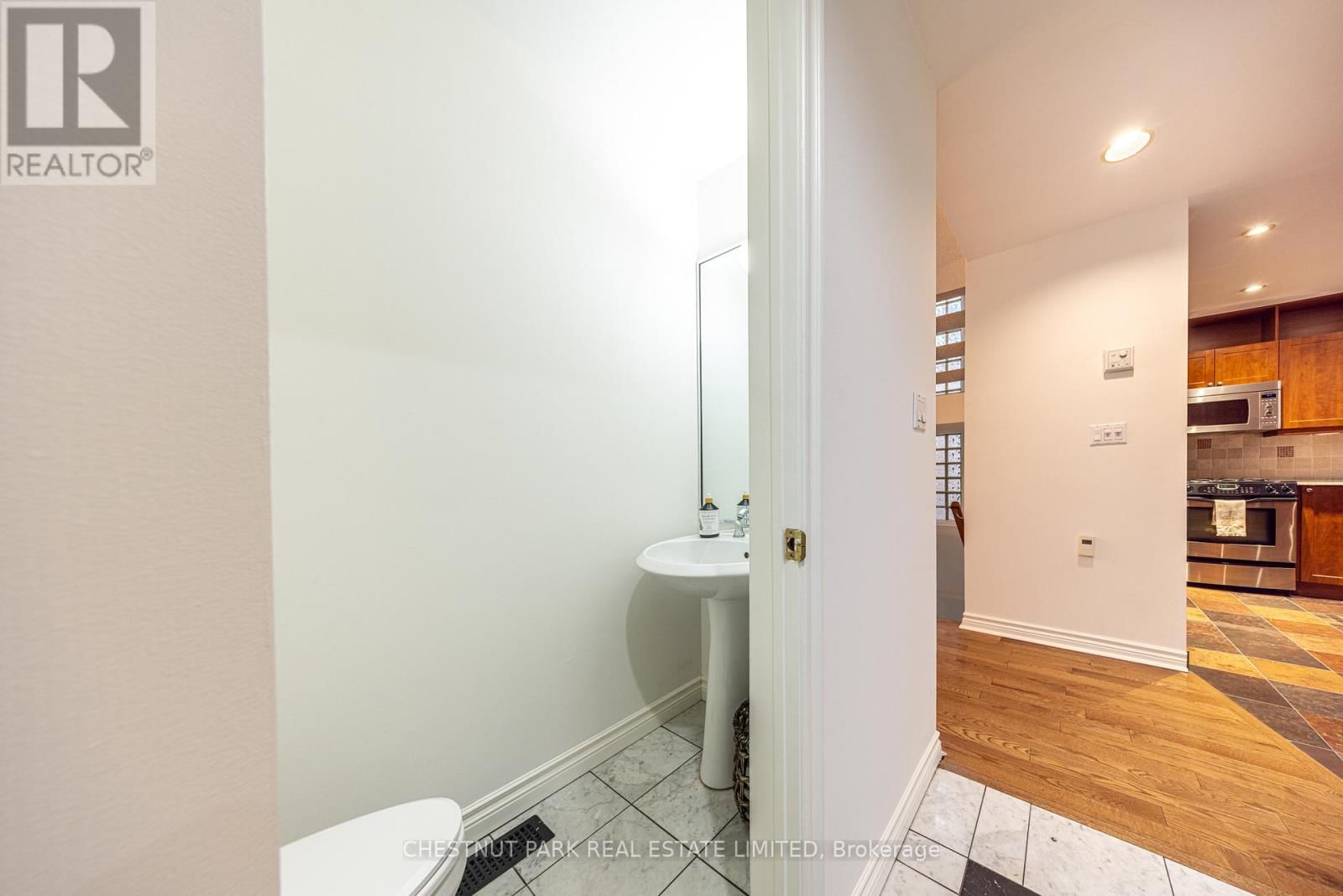 263 ERSKINE AVENUE Image 3