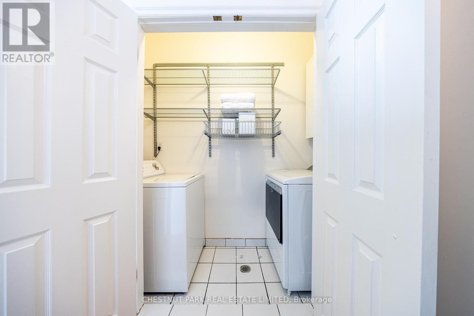 263 ERSKINE AVENUE Image 30