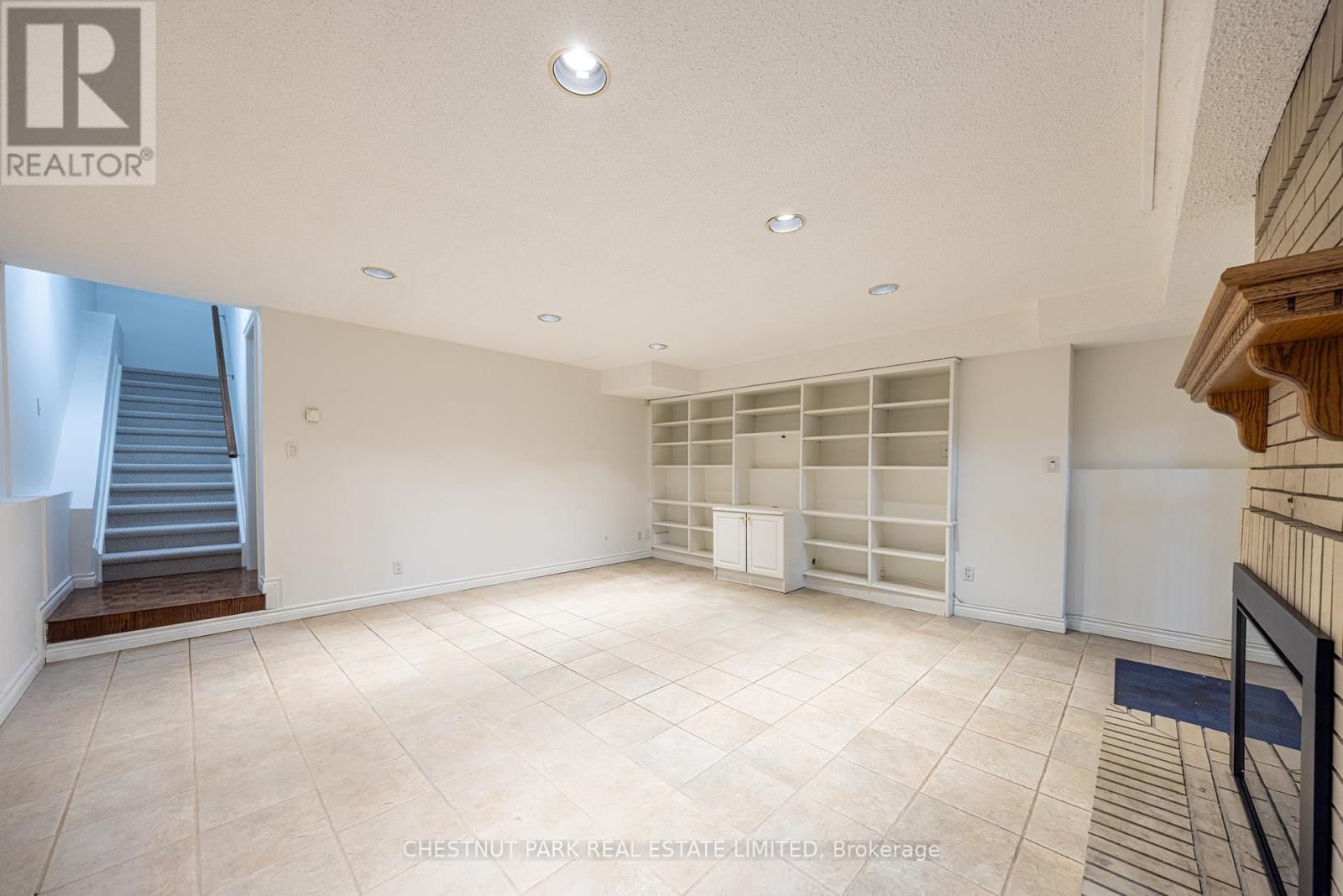 263 ERSKINE AVENUE Image 33