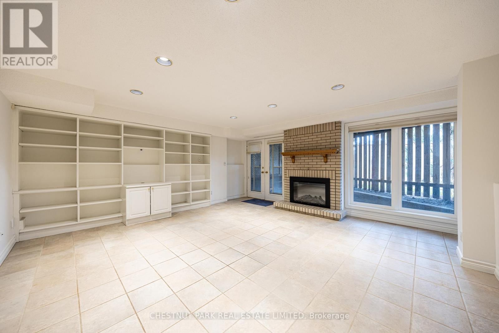 263 ERSKINE AVENUE Image 36