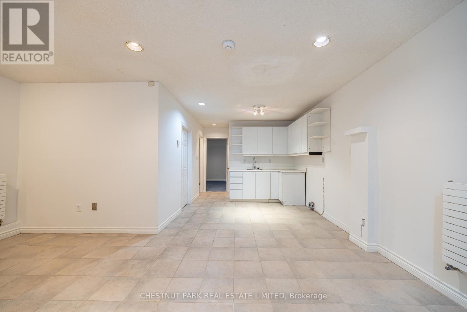 263 ERSKINE AVENUE Image 39