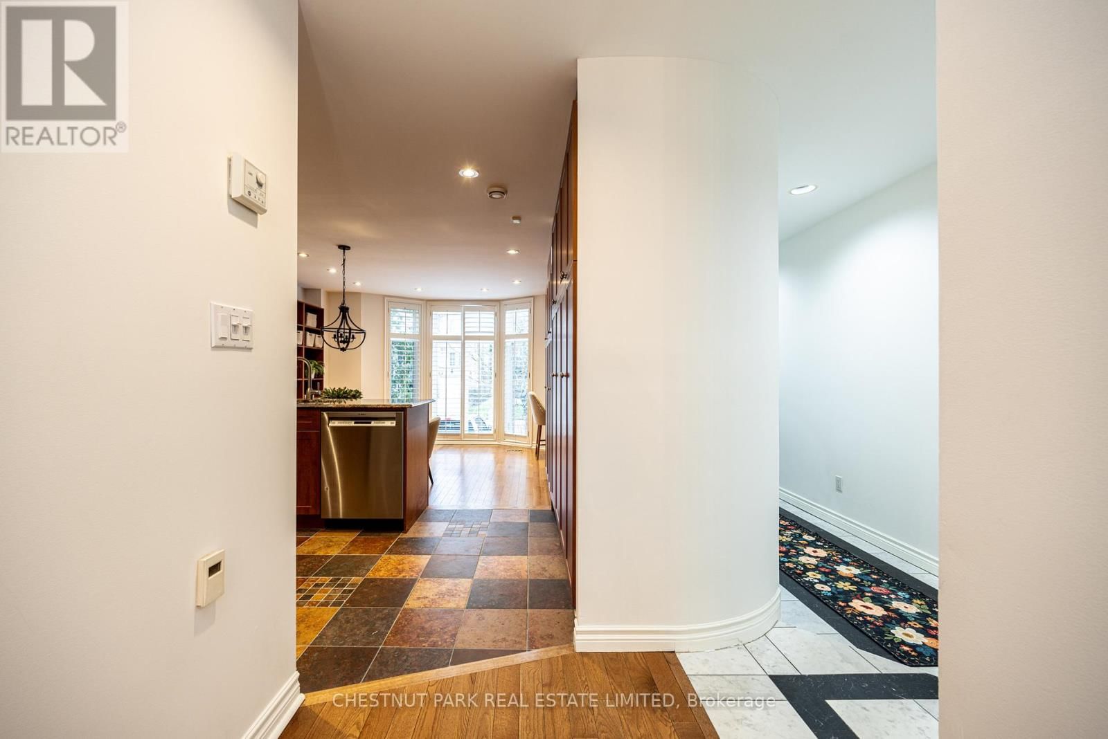 263 ERSKINE AVENUE Image 4