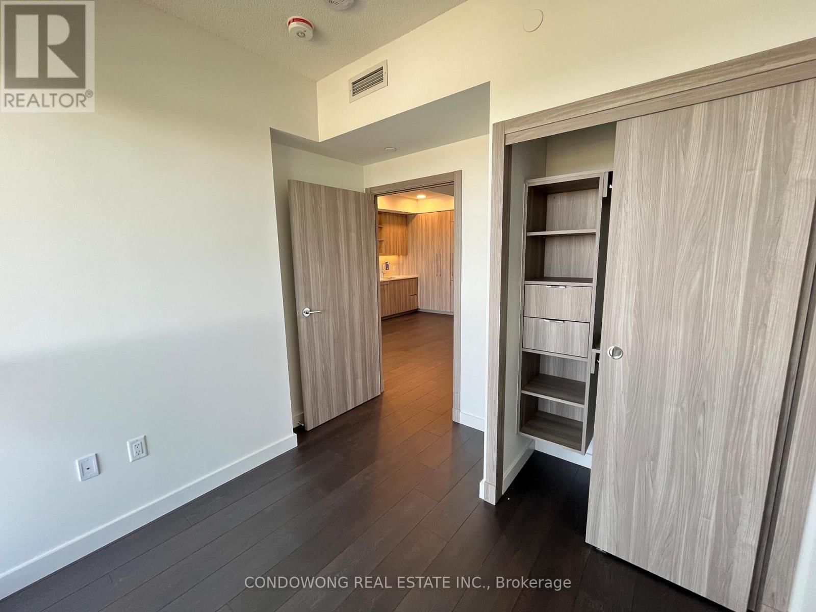 1807 - 25 MCMAHON DRIVE Image 12