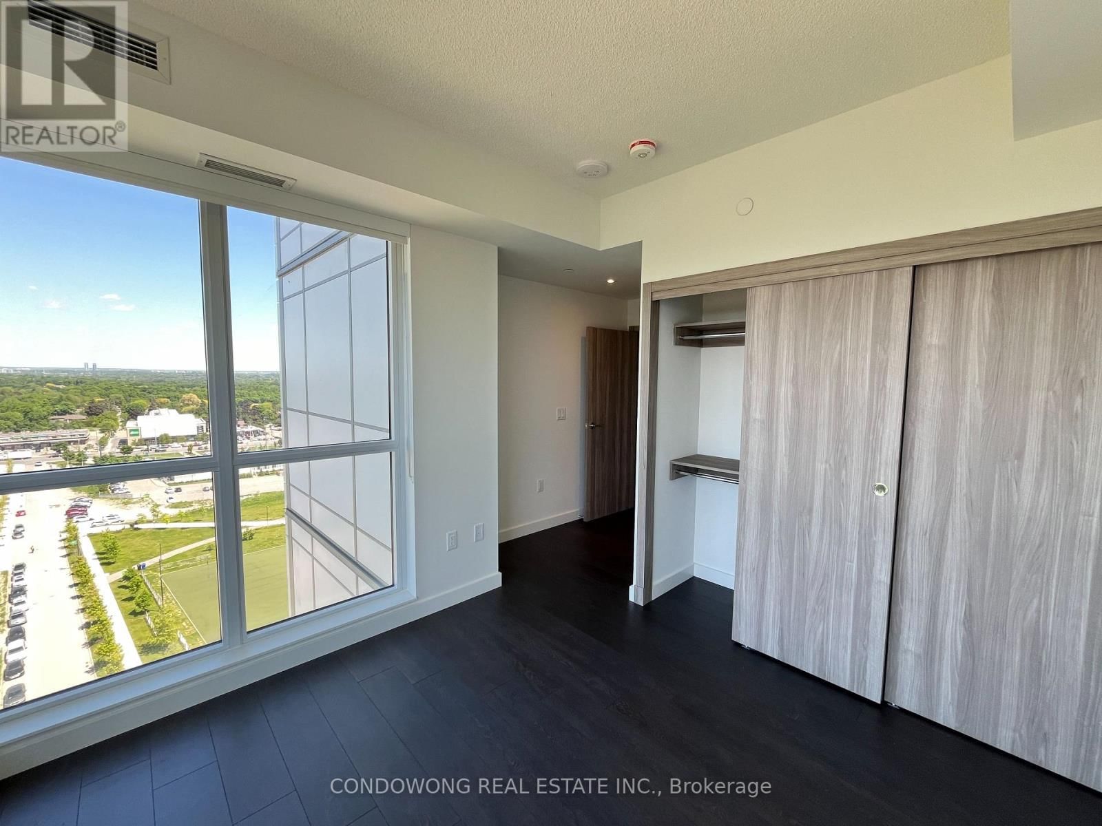 1807 - 25 MCMAHON DRIVE Image 6