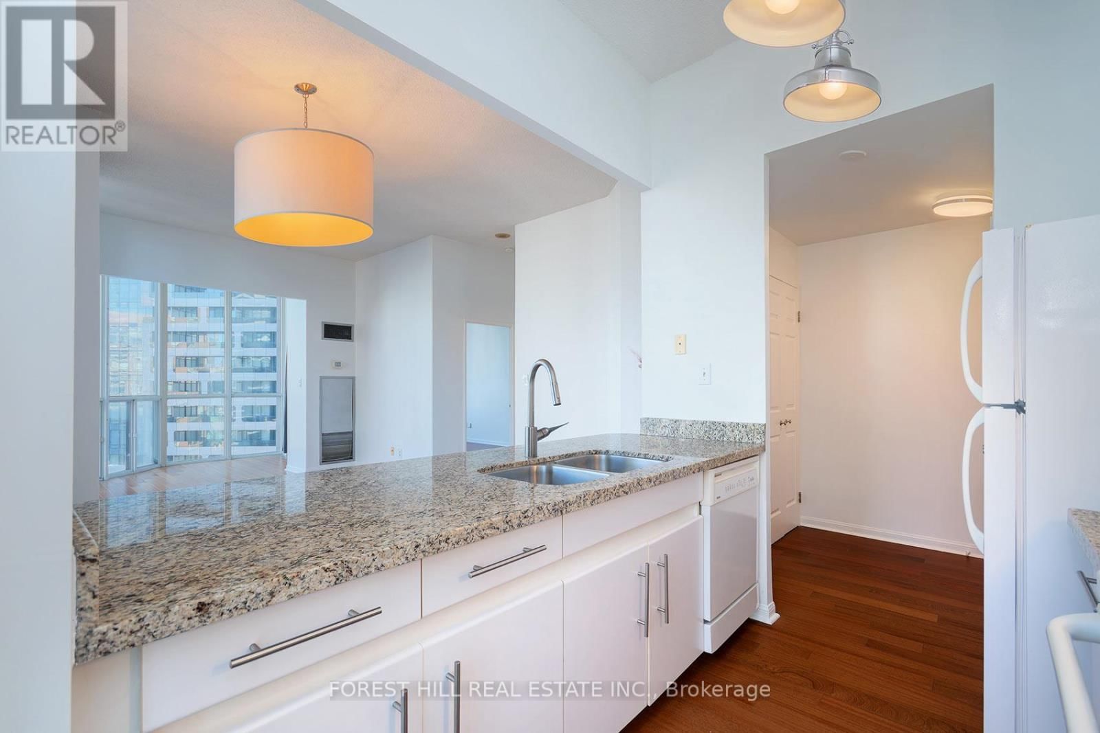 2405 - 24 WELLESLEY STREET WEST Image 21