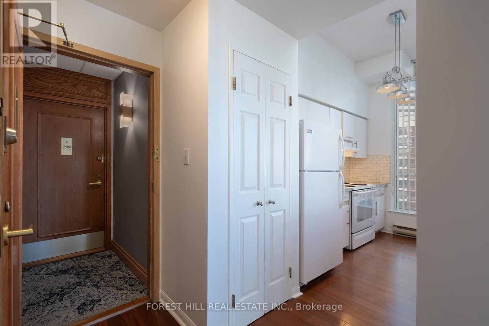 2405 - 24 WELLESLEY STREET WEST Image 3