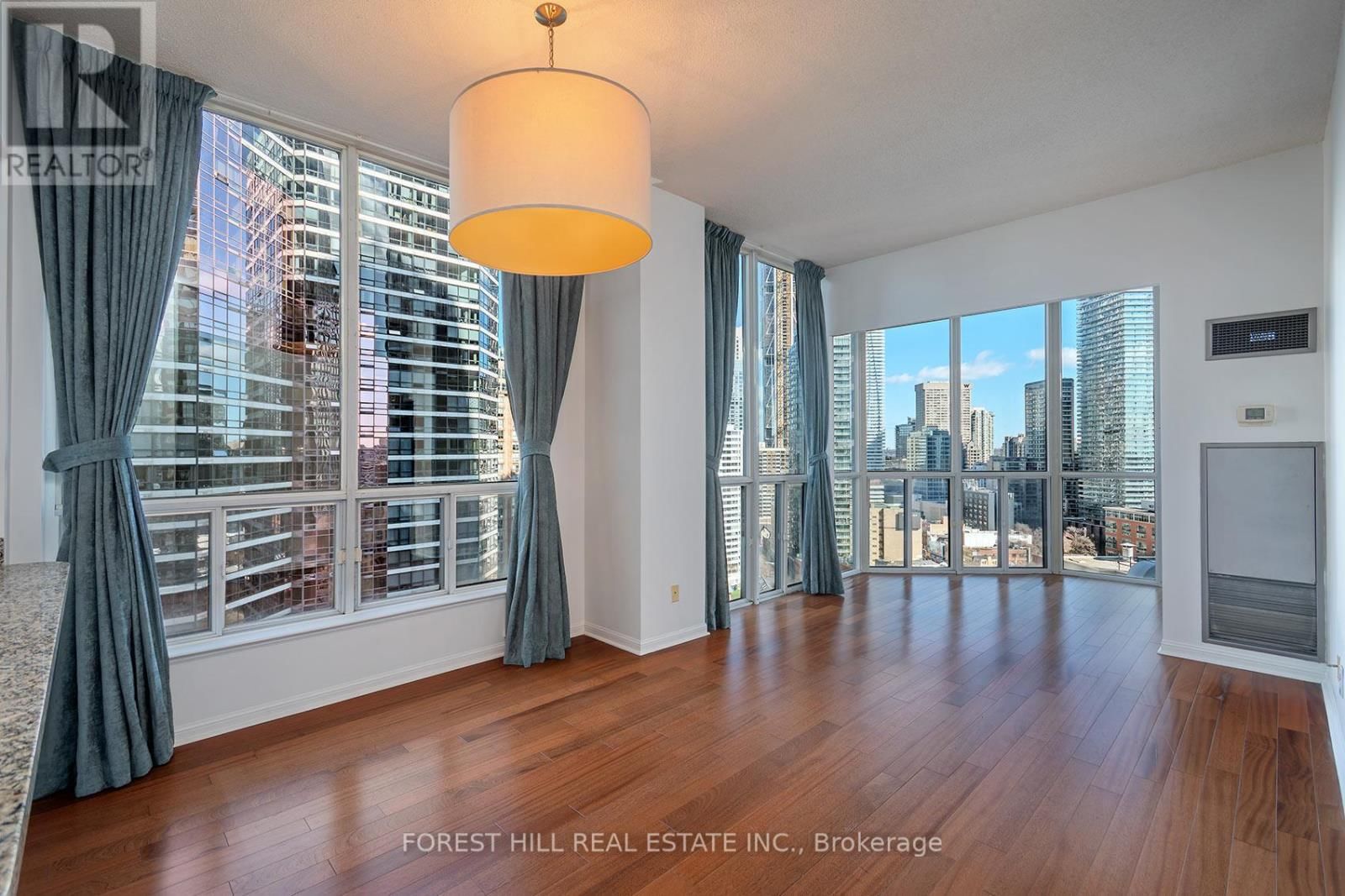 2405 - 24 WELLESLEY STREET WEST Image 4