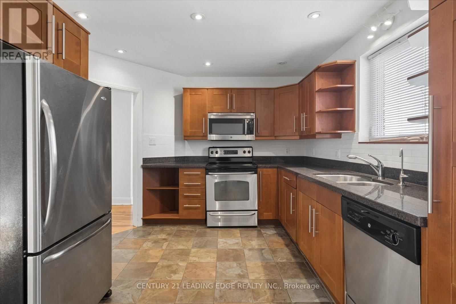 490 ARLINGTON AVENUE Image 12