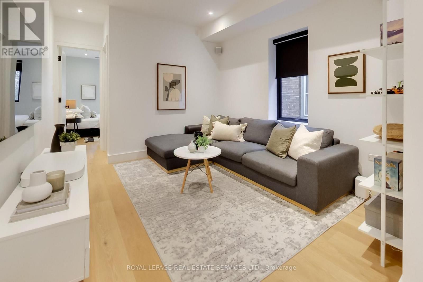 227 HOWLAND AVENUE Image 14