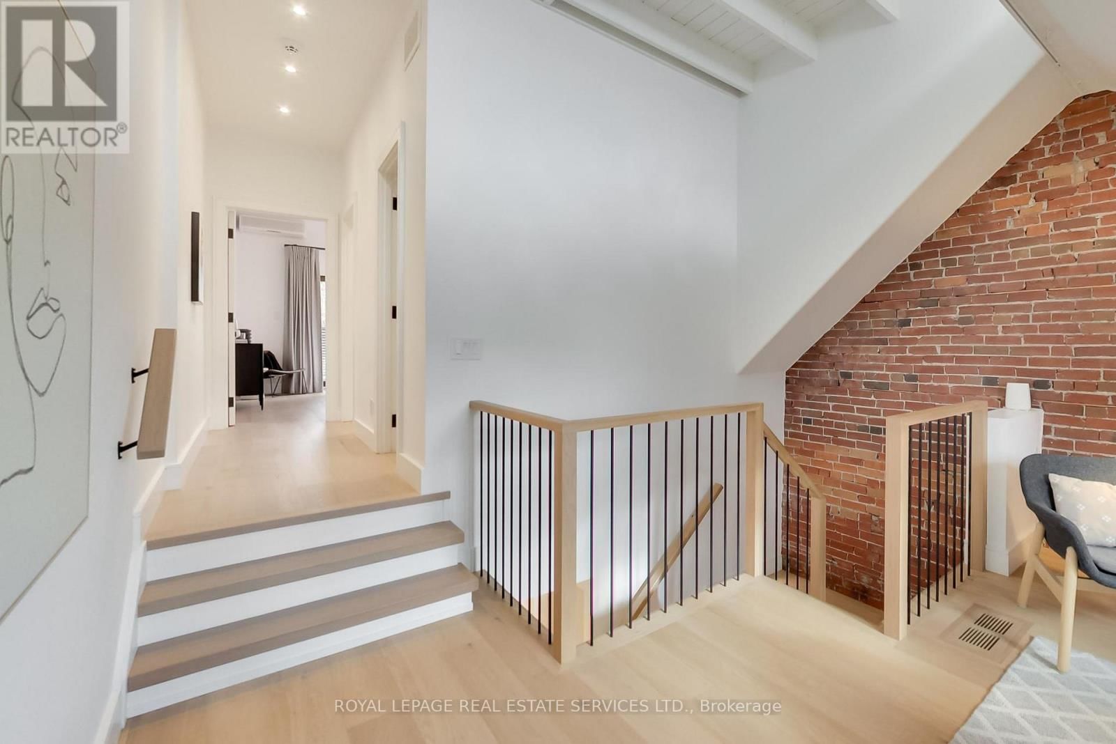 227 HOWLAND AVENUE Image 23