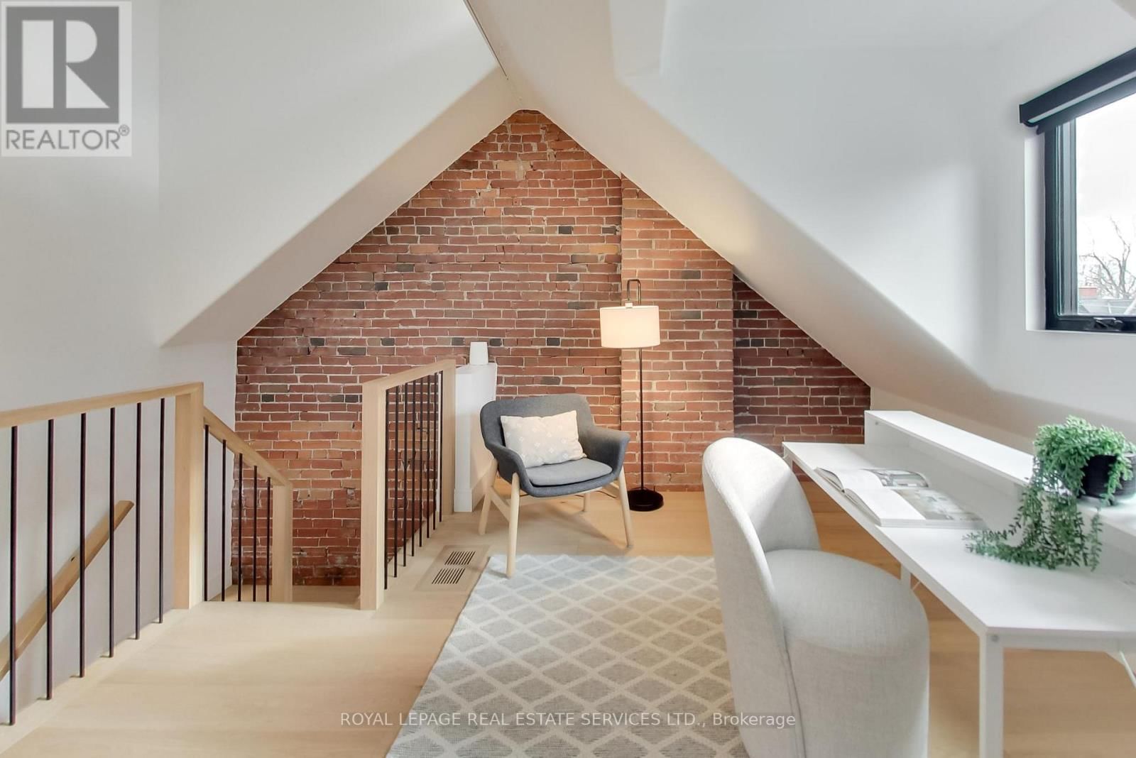 227 HOWLAND AVENUE Image 26