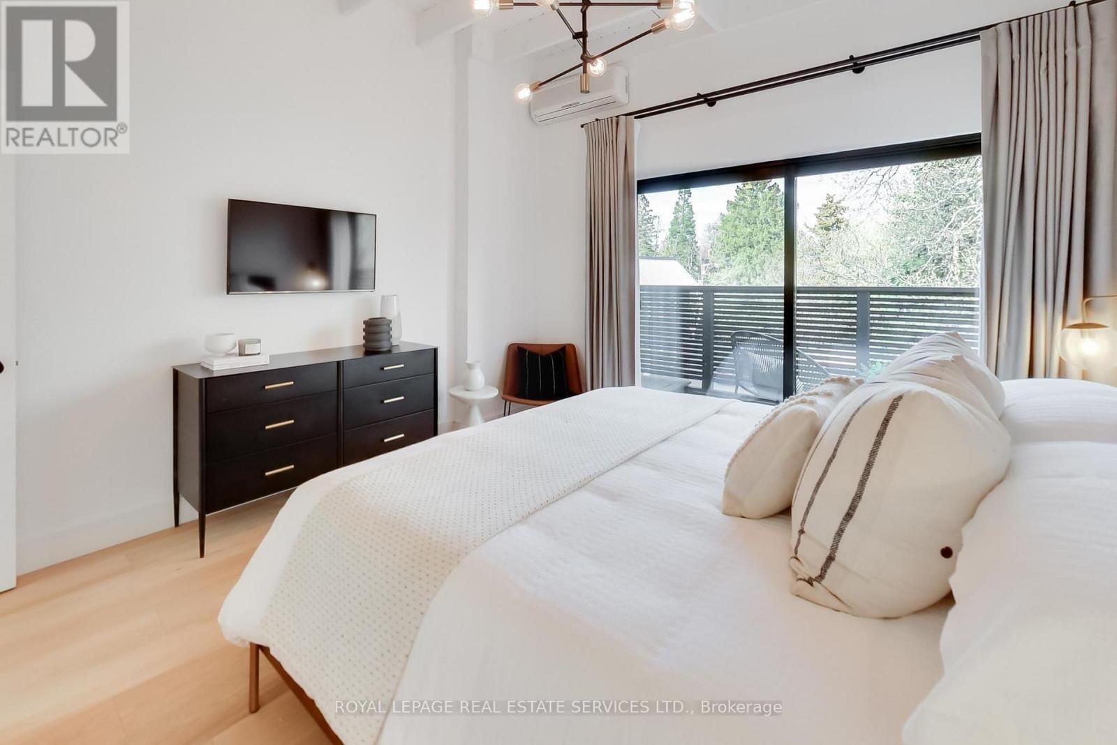 227 HOWLAND AVENUE Image 29