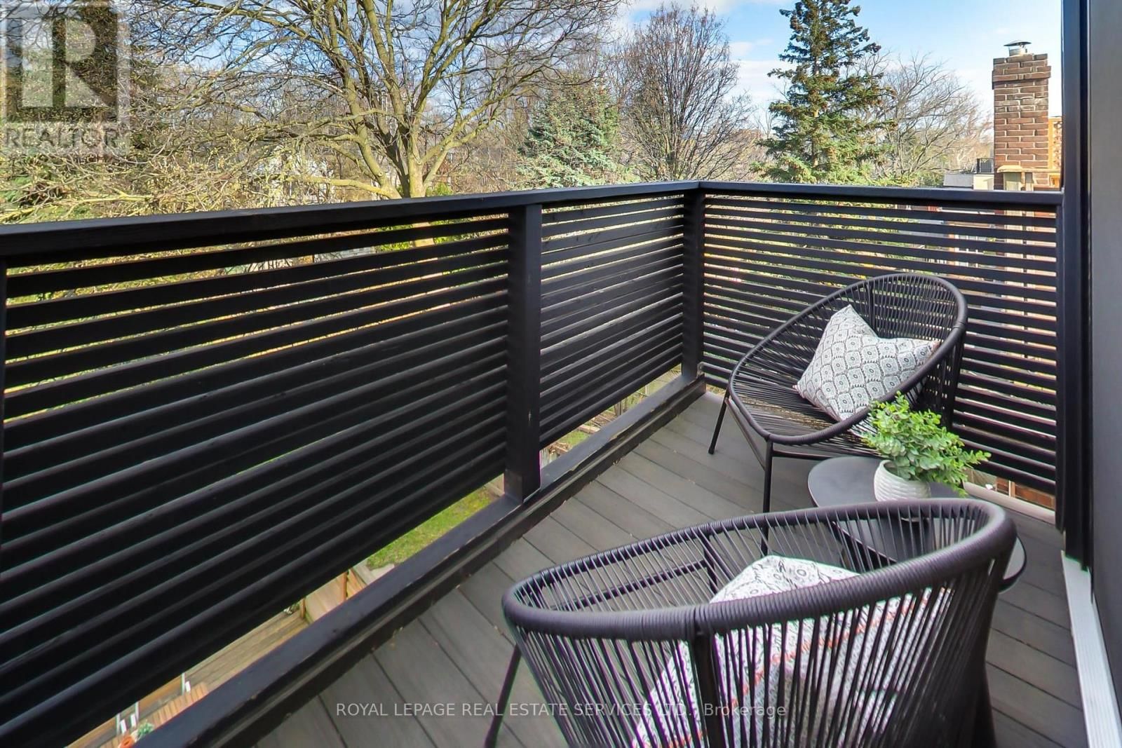 227 HOWLAND AVENUE Image 33